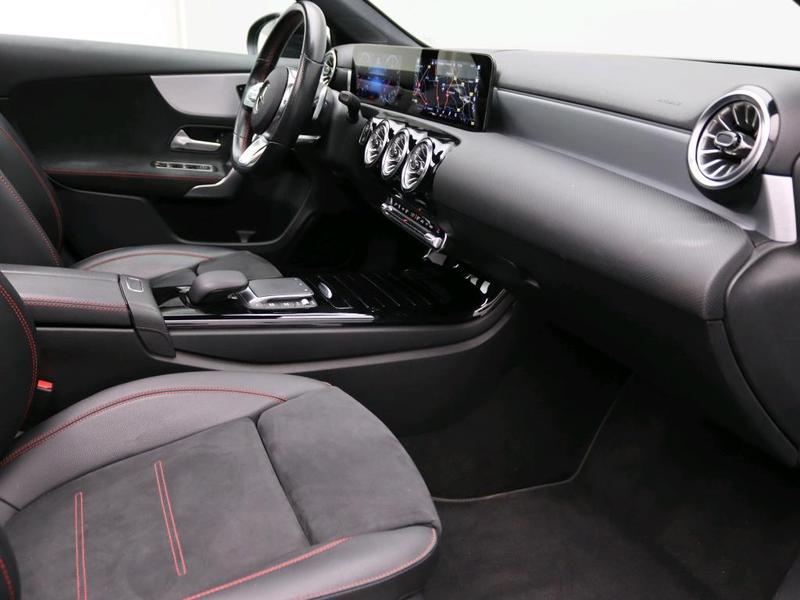 Mercedes-Benz A 180 Business Solution AMG / Panaroma-dak / Memory-Stoe — photo 2