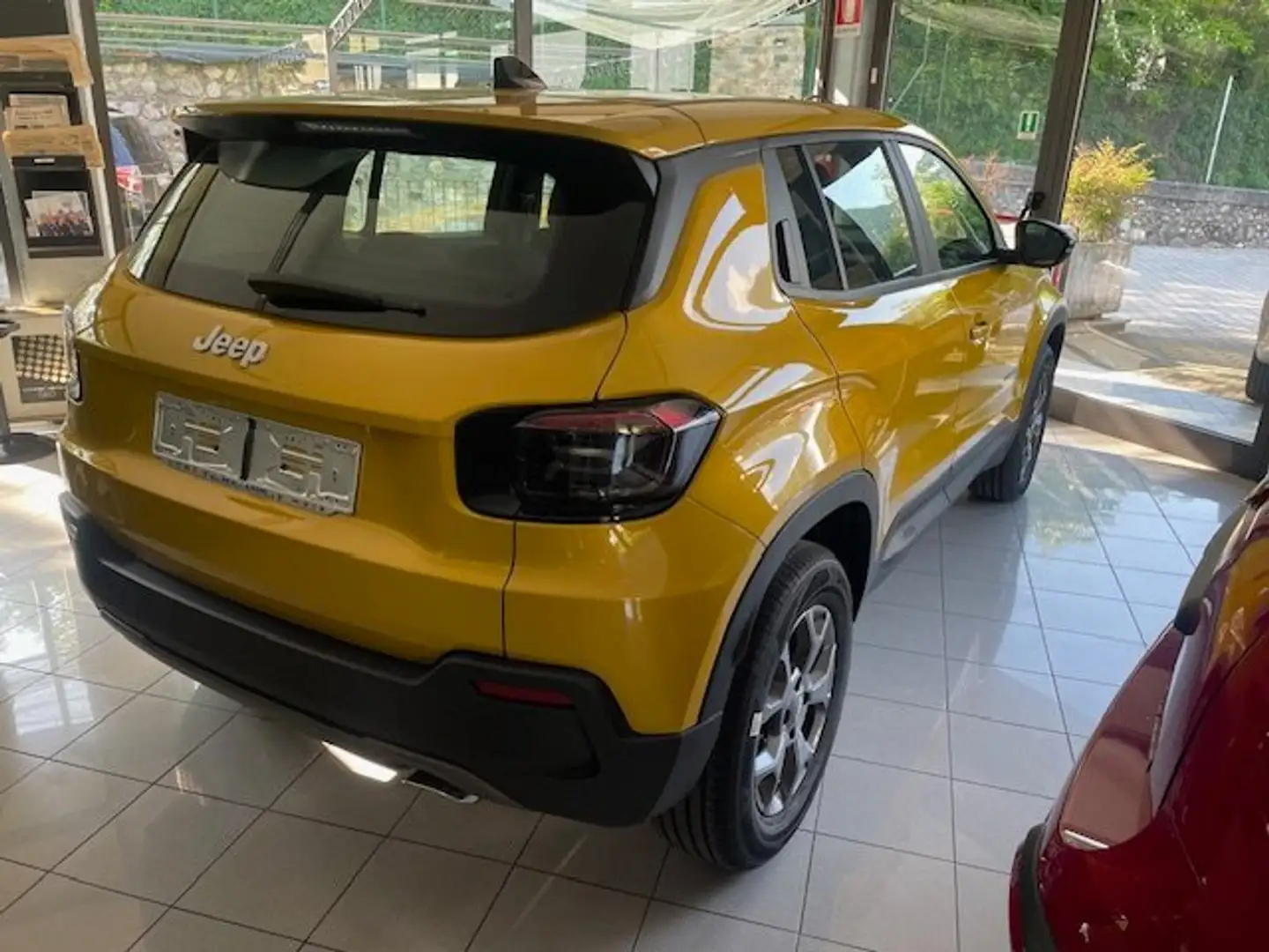 Jeep Avenger 1.2 E-DCT6 Hybrid MHEV LONGITUDE+INFOTAINMENT Geel - 2