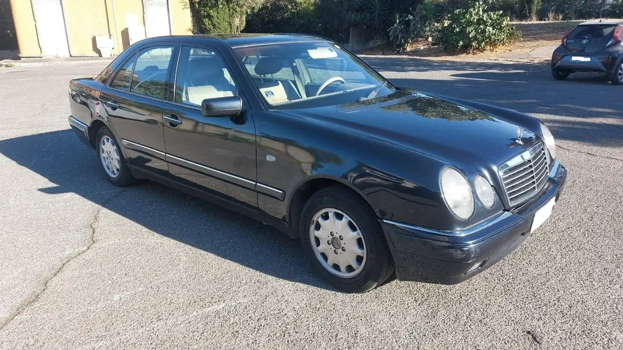 Mercedes-Benz E 200 Elegance, foto 6