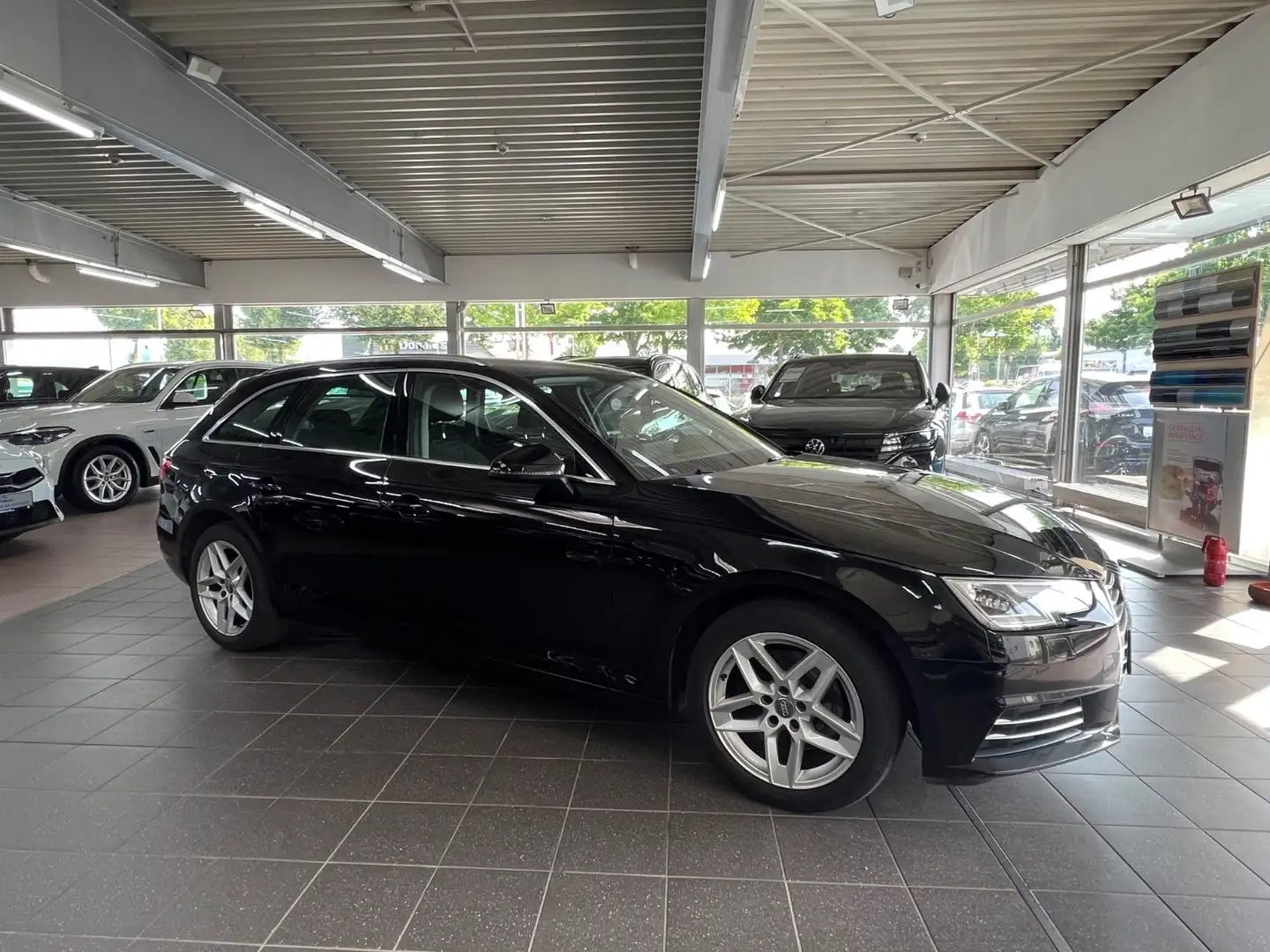 Audi A4 Avant 2.0 TDI sport DAB+DSP+VC+APS Plus uvm. Schwarz - 2