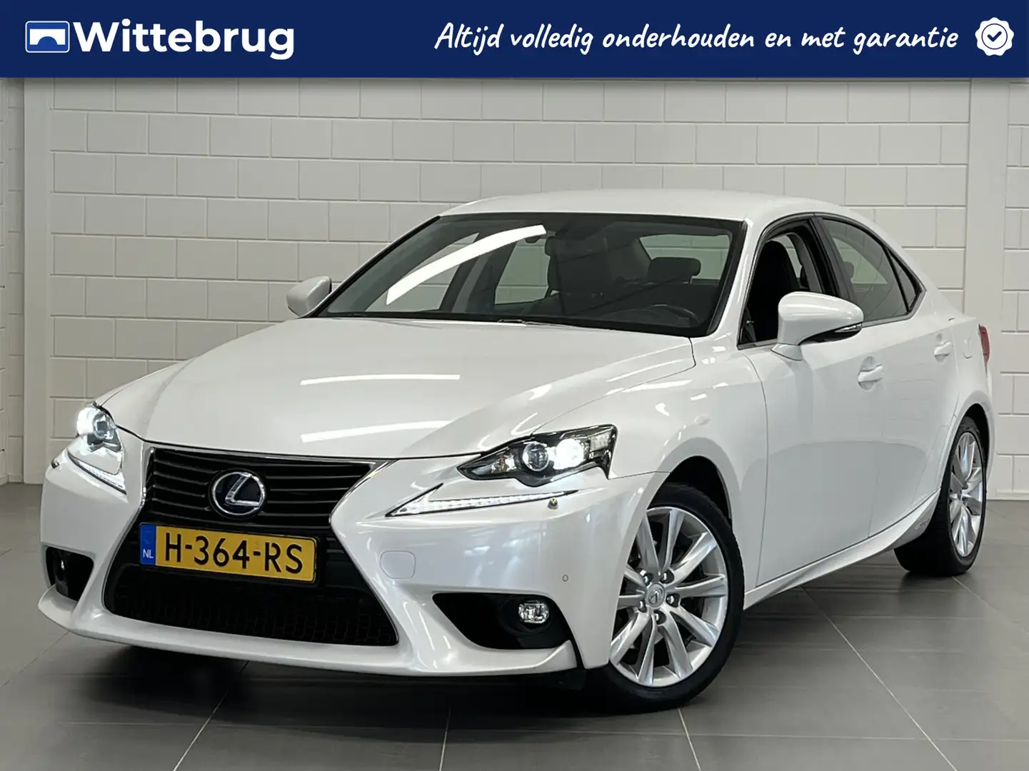 Lexus IS 300 300h Business Line Pro NAVIGATIE | FULL LED | FRAA Wit - 1
