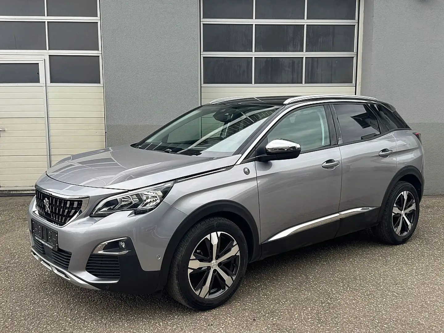Peugeot 3008 1,2 PureTech 130 S&S EAT8 Crossway Grau - 1
