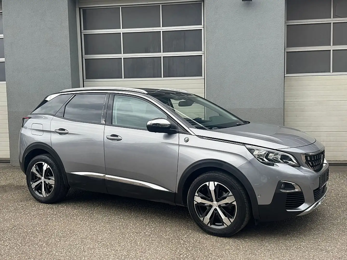 Peugeot 3008 1,2 PureTech 130 S&S EAT8 Crossway Grau - 2
