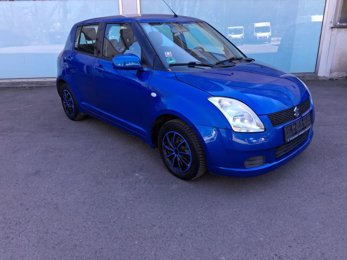 Suzuki Swift 1.3 KLIMAANLAGE / 11.2025 TÜV/ SERVO/ E.FENSTERHEB Albastru - 2