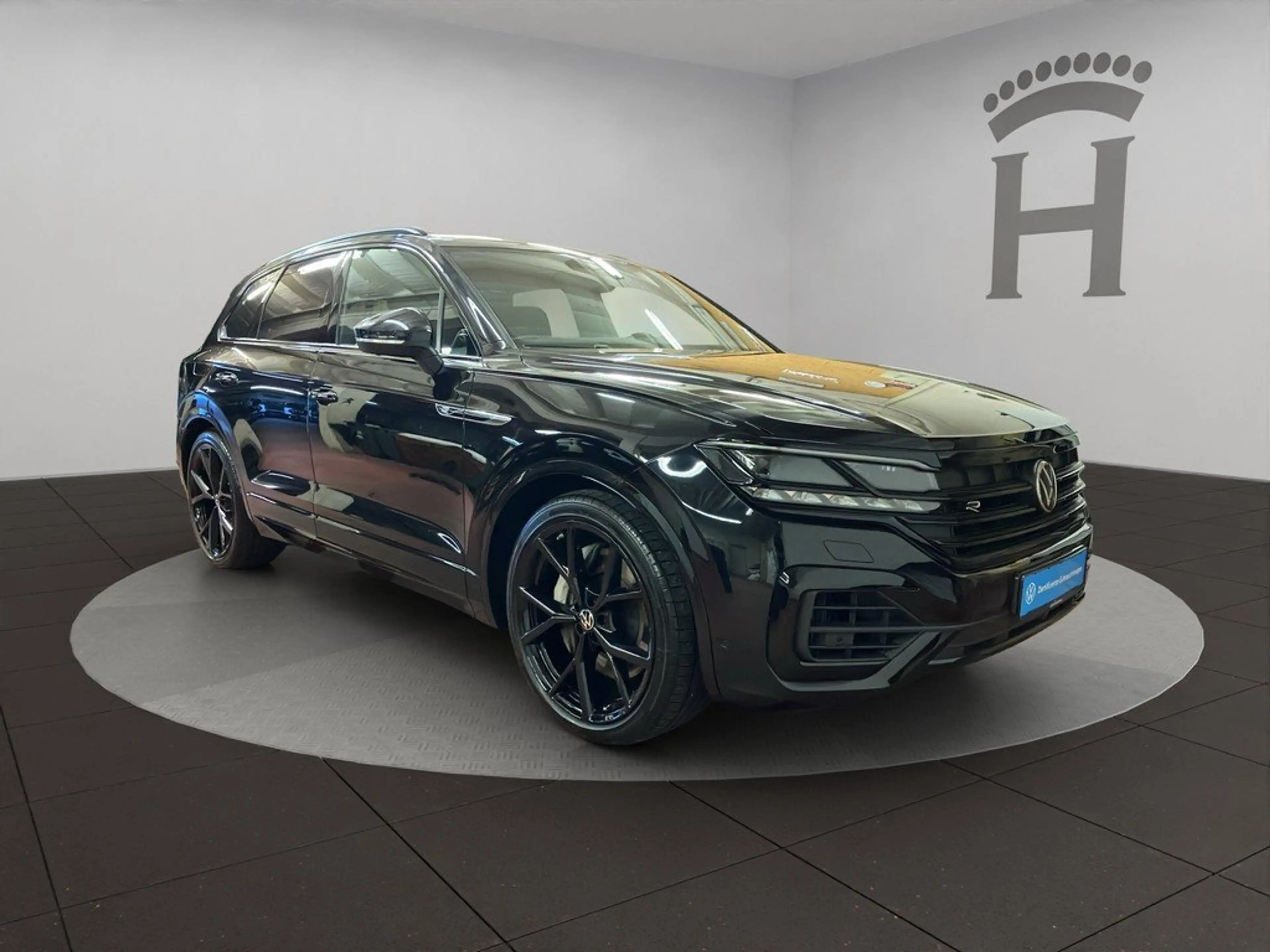 Volkswagen Touareg R 3.0 TSI 4M Automatik AHK Matrix Pano — photo 5