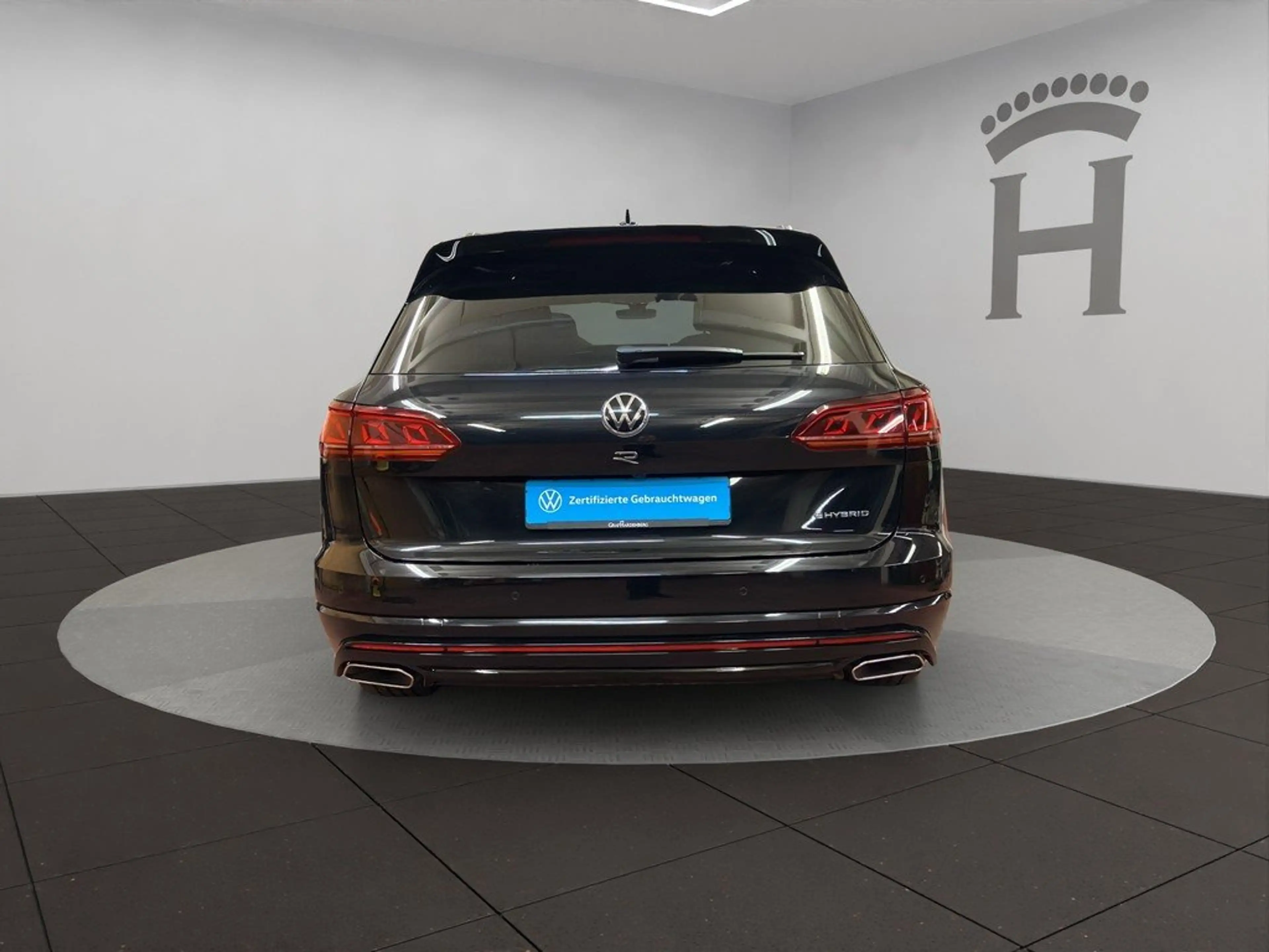 Volkswagen Touareg R 3.0 TSI 4M Automatik AHK Matrix Pano — photo 4