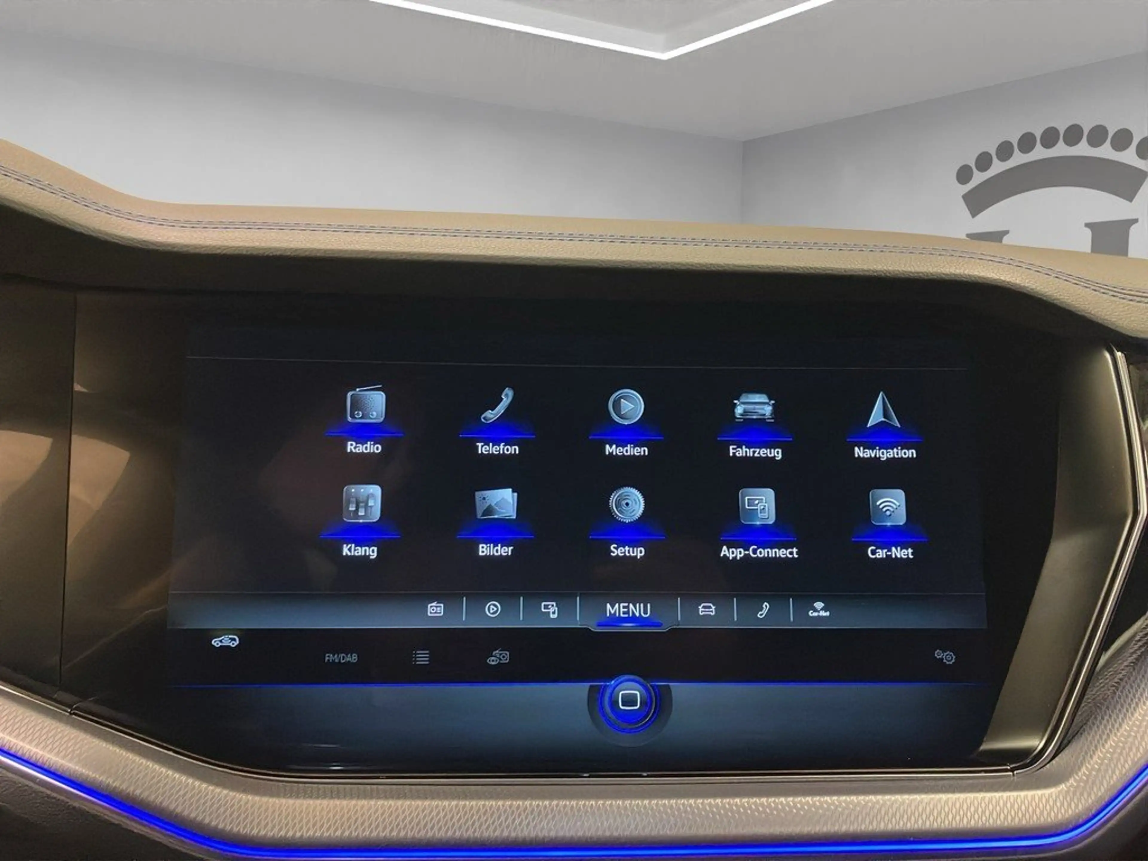 Volkswagen Touareg R 3.0 TSI 4M Automatik AHK Matrix Pano — photo 11