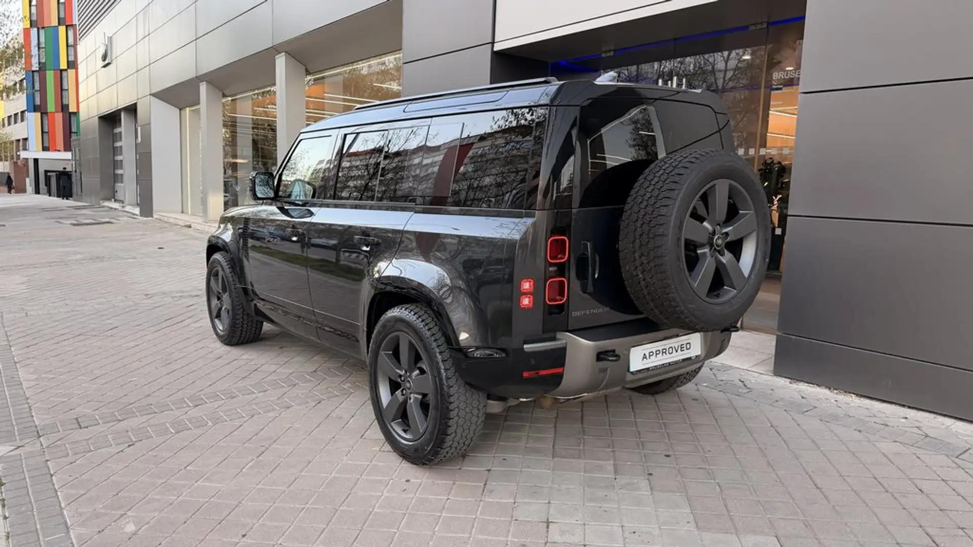 Land Rover Defender 110 3.0D l6 MHEV X-Dynamic SE AWD Aut. 250 Gris - 2