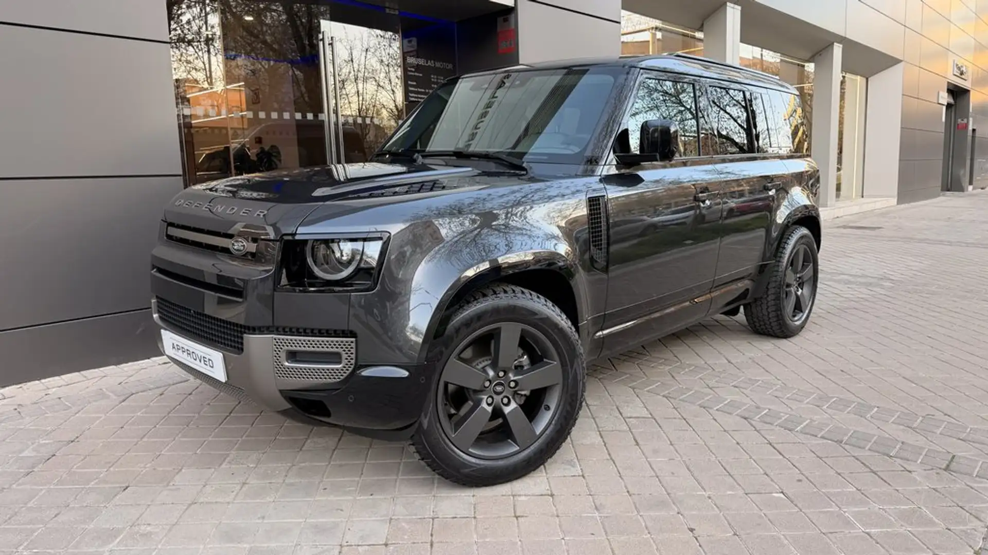 Land Rover Defender 110 3.0D l6 MHEV X-Dynamic SE AWD Aut. 250 Gris - 1