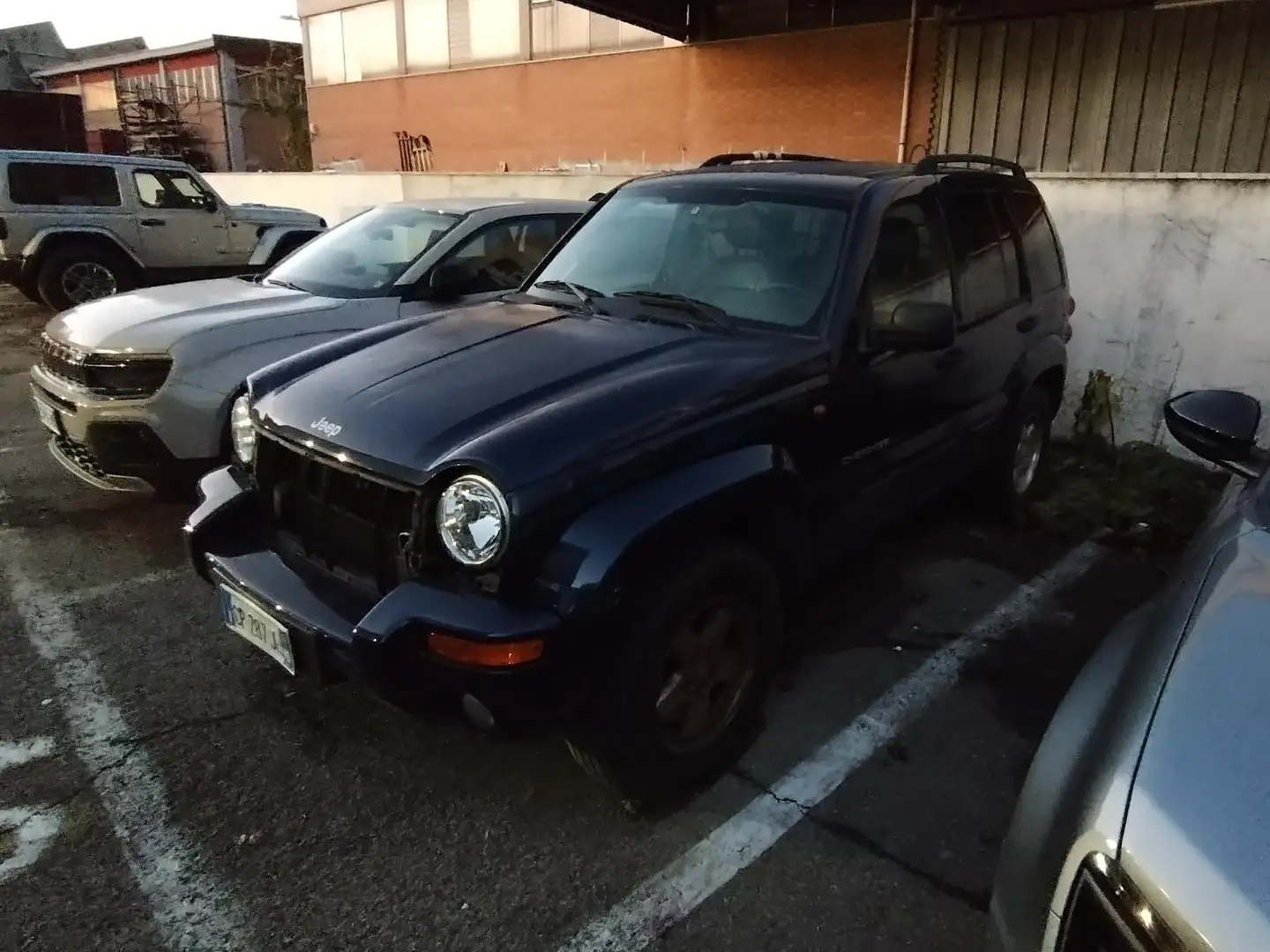 Jeep Cherokee Cherokee III 2002 2.8 crd Limited auto Albastru - 2