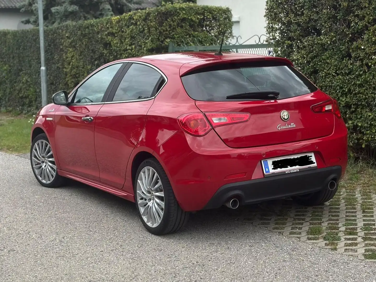 Alfa Romeo Giulietta Giulietta Distinctive 2,0 JTDM-2 Distinctive Rot - 2