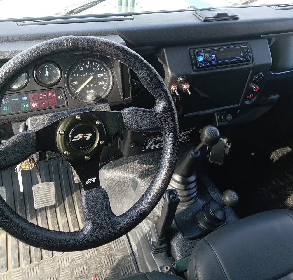 Land Rover Defender 90 2.5 td County SW, foto 5