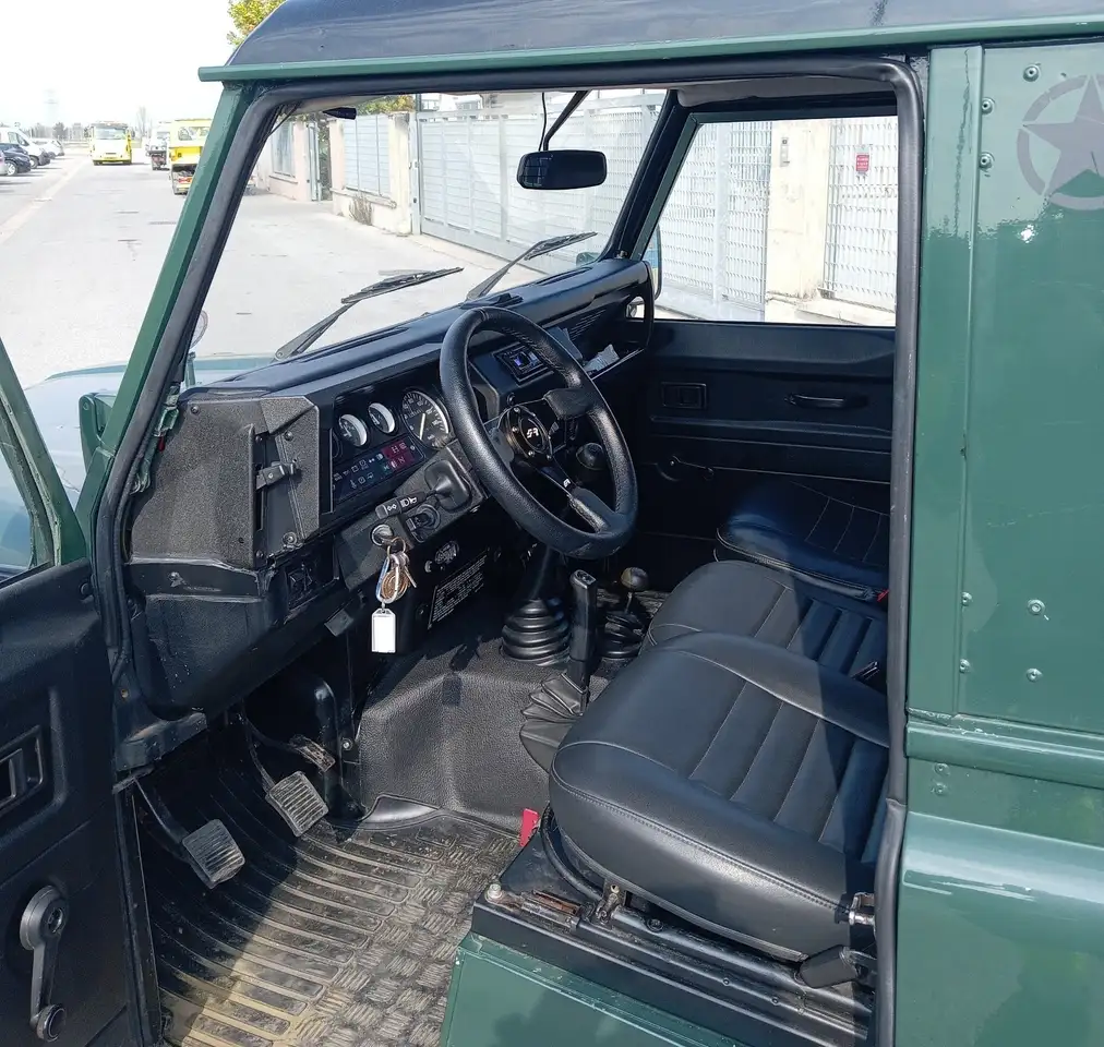 Land Rover Defender 90 2.5 td County SW, foto 4