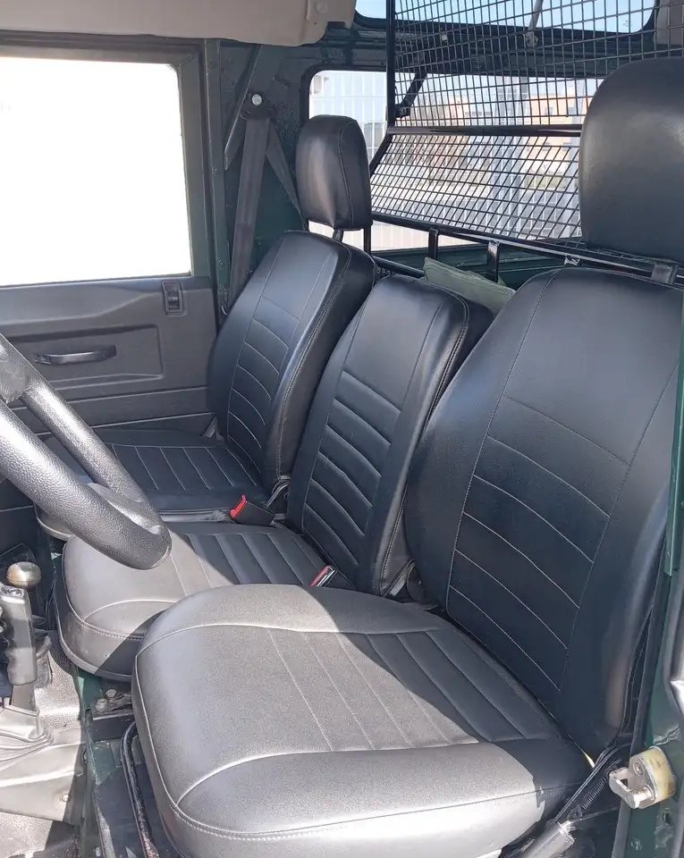 Land Rover Defender 90 2.5 td County SW, foto 6