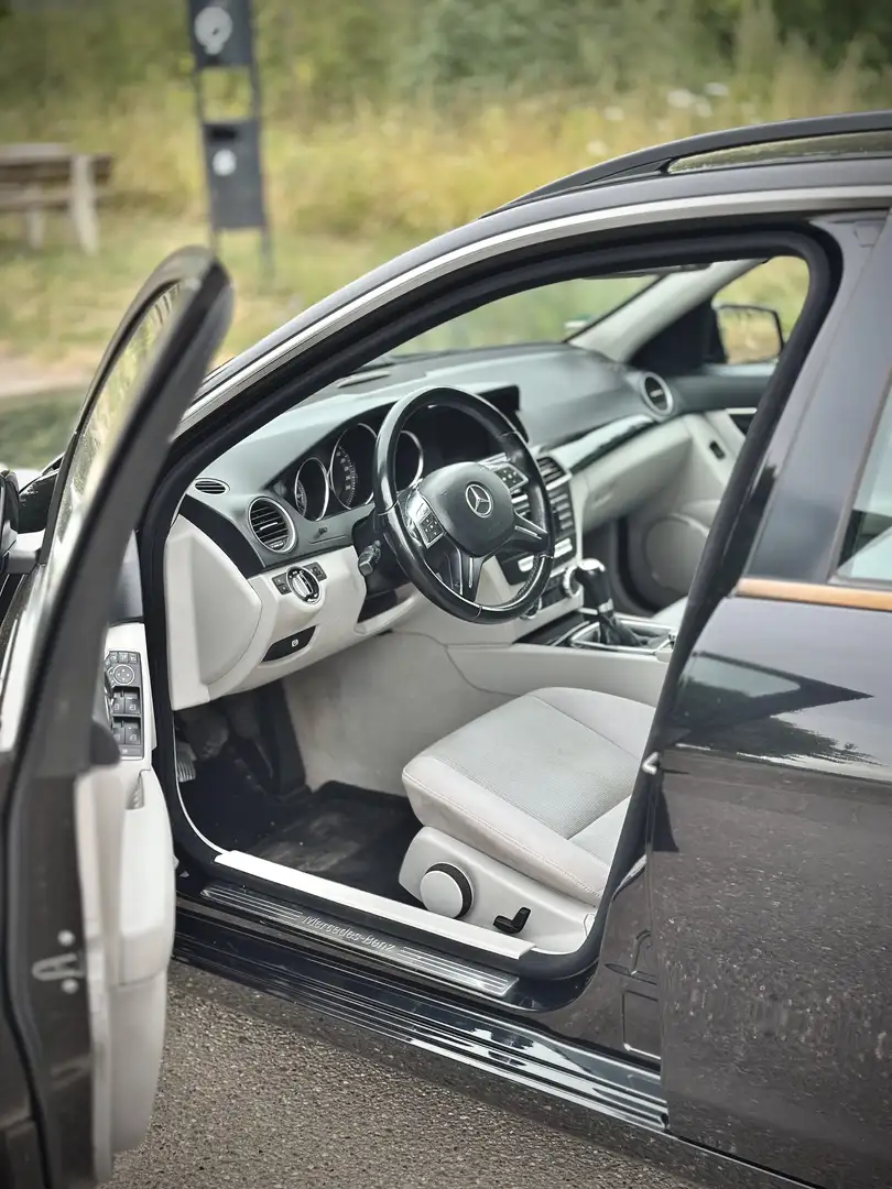 Mercedes-Benz C 220 C 220 T CDI BlueEfficiency (204.202) Schwarz - 1