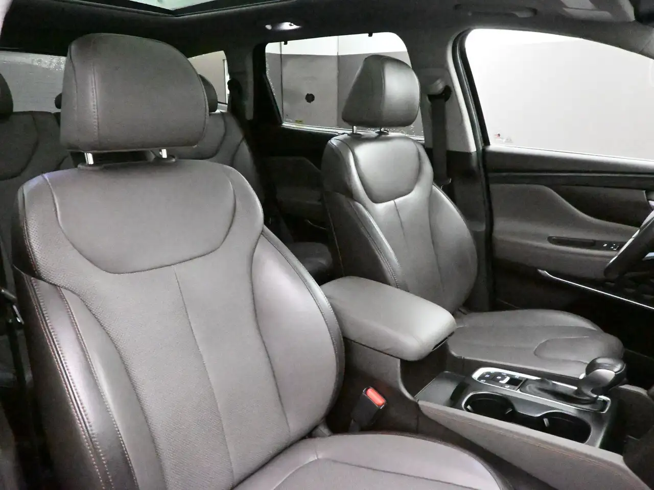 Hyundai SANTA FE снимка Hyundai SANTA FE