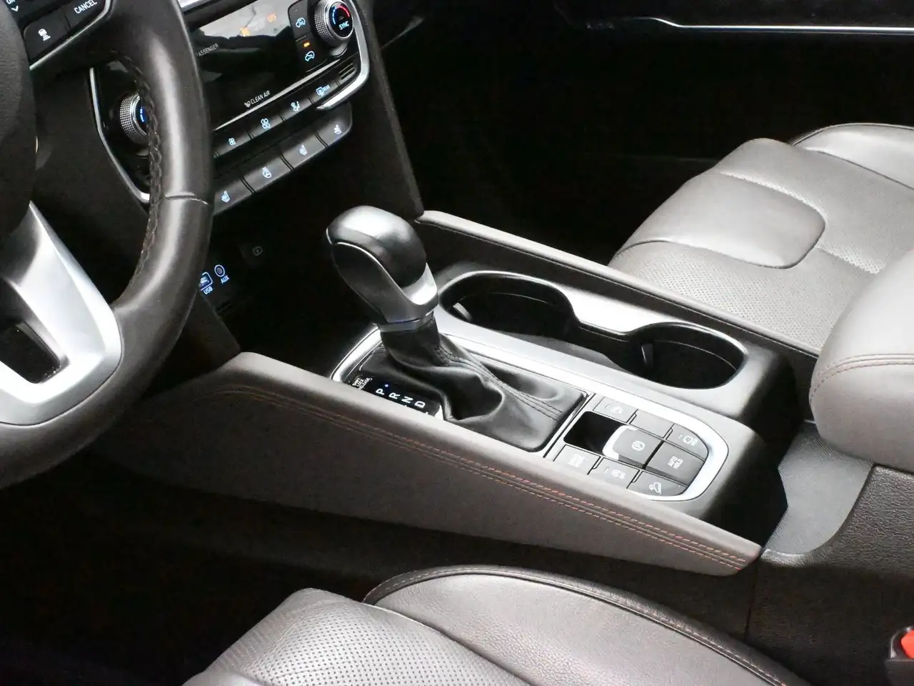 Hyundai SANTA FE снимка Hyundai SANTA FE