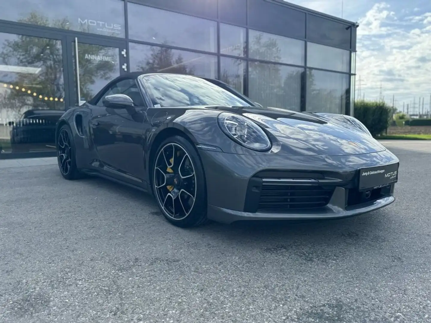 Porsche 911 Turbo S Cabriolet Gris - 2