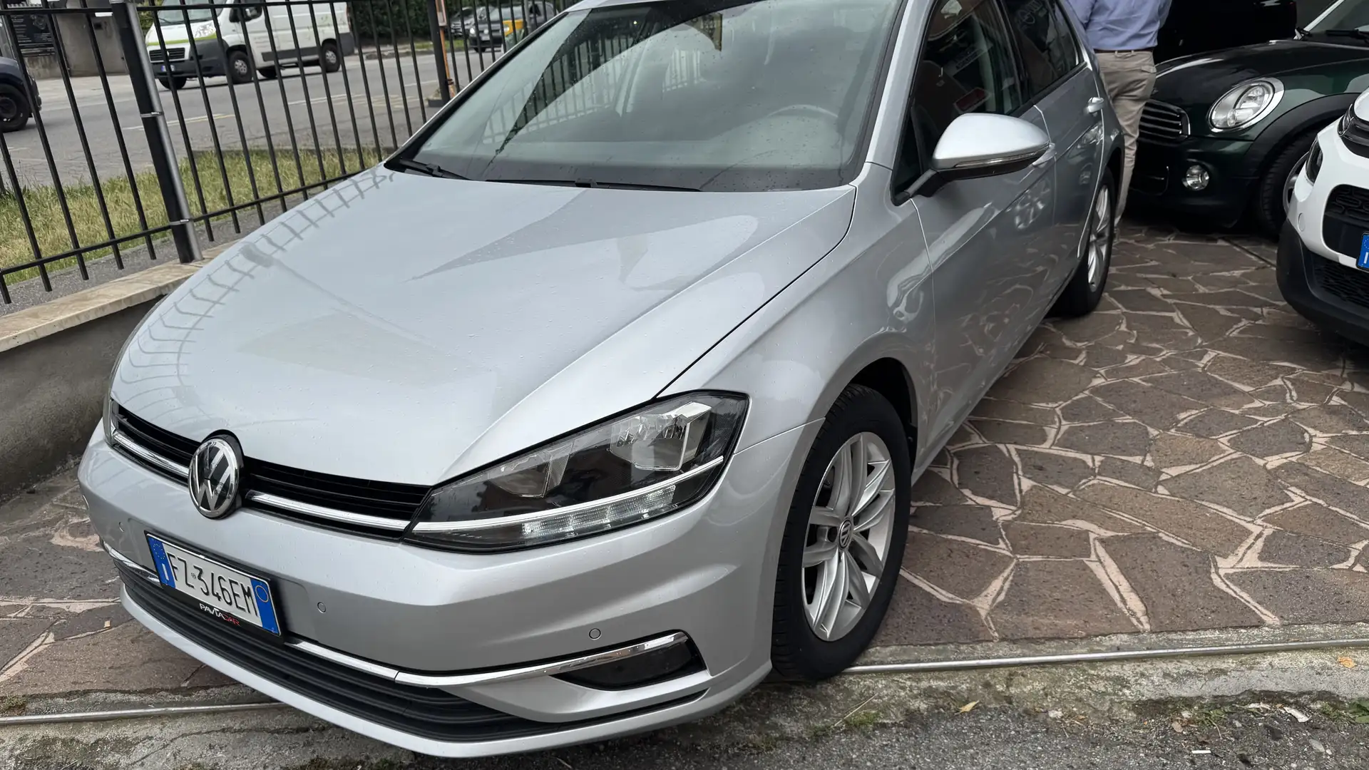 Volkswagen Golf Golf 2.0 TDI DSG 5P Executive BlueMotion Argent - 2