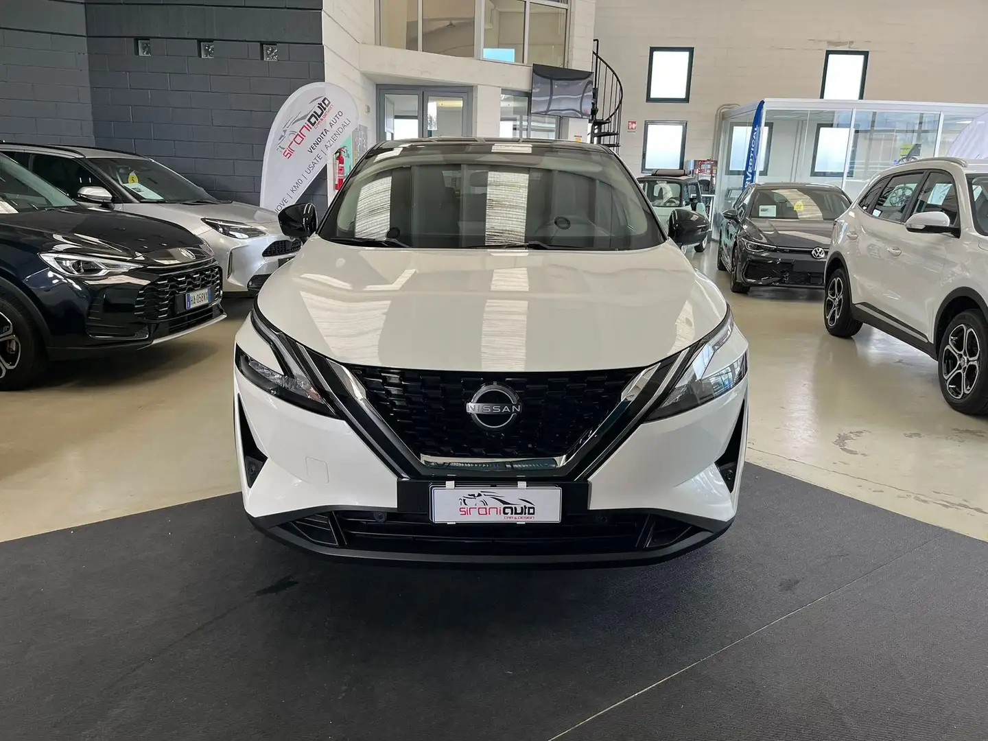 Nissan Qashqai Qashqai MHEV 158 CV Xtronic N-Connecta Weiß - 2