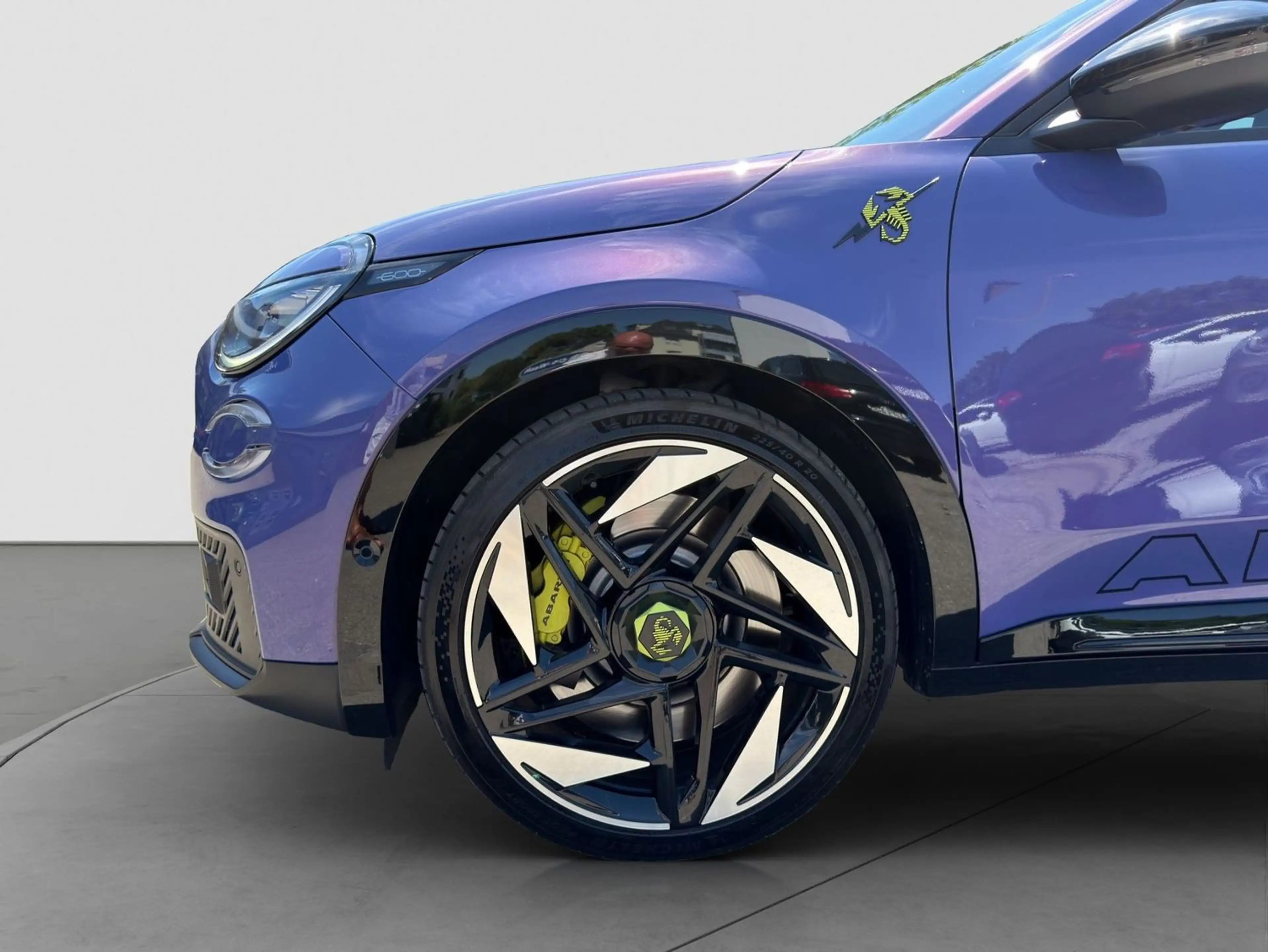 Abarth 500 / 600e 207 kW Scorpionissima Navi ACC LED — photo 8