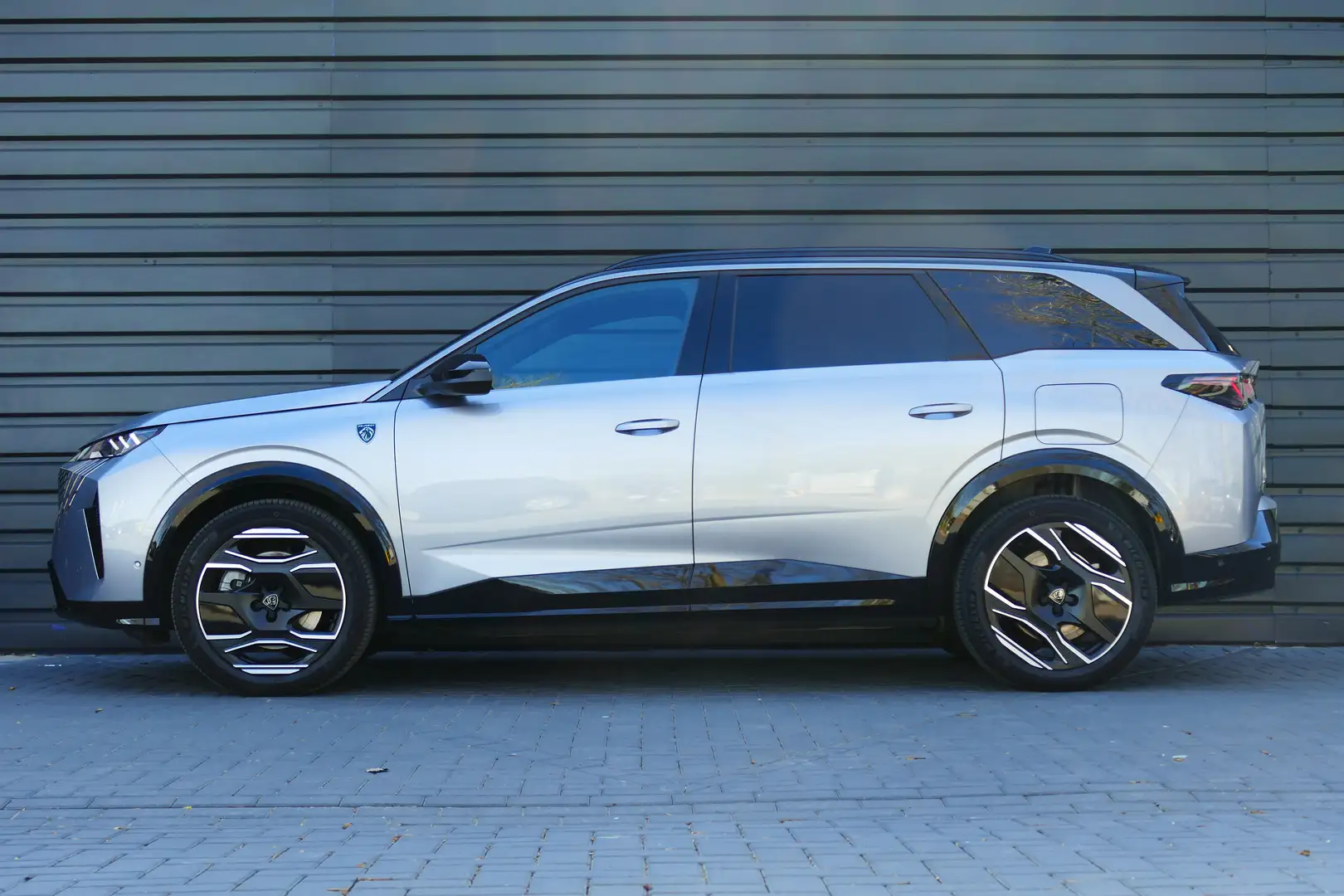 Peugeot 5008 e-5008 EV 210PK 73KWH GT AUTOMAAT / NAVI / CLIMA / Grijs - 2