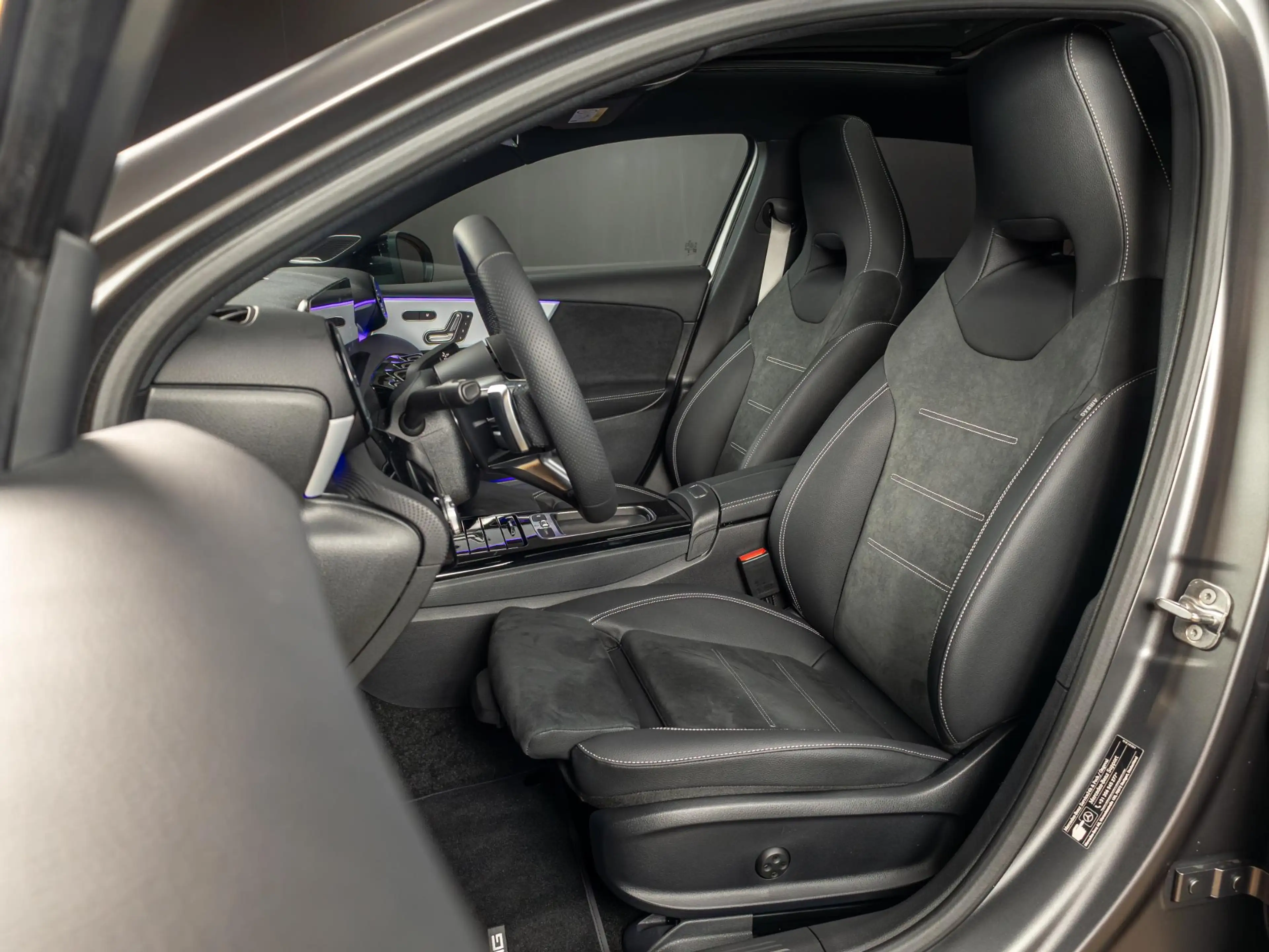 Mercedes-Benz A 250 Hatchback e Business Solution AMG | Premium PLUS | — photo 9