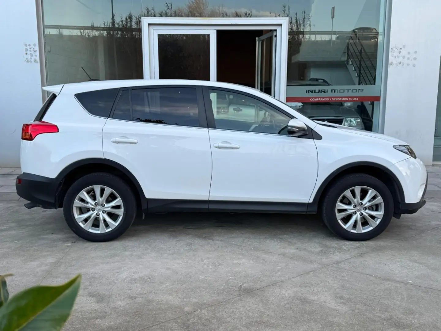 Toyota RAV 4 150D Advance AWD Weiß - 1