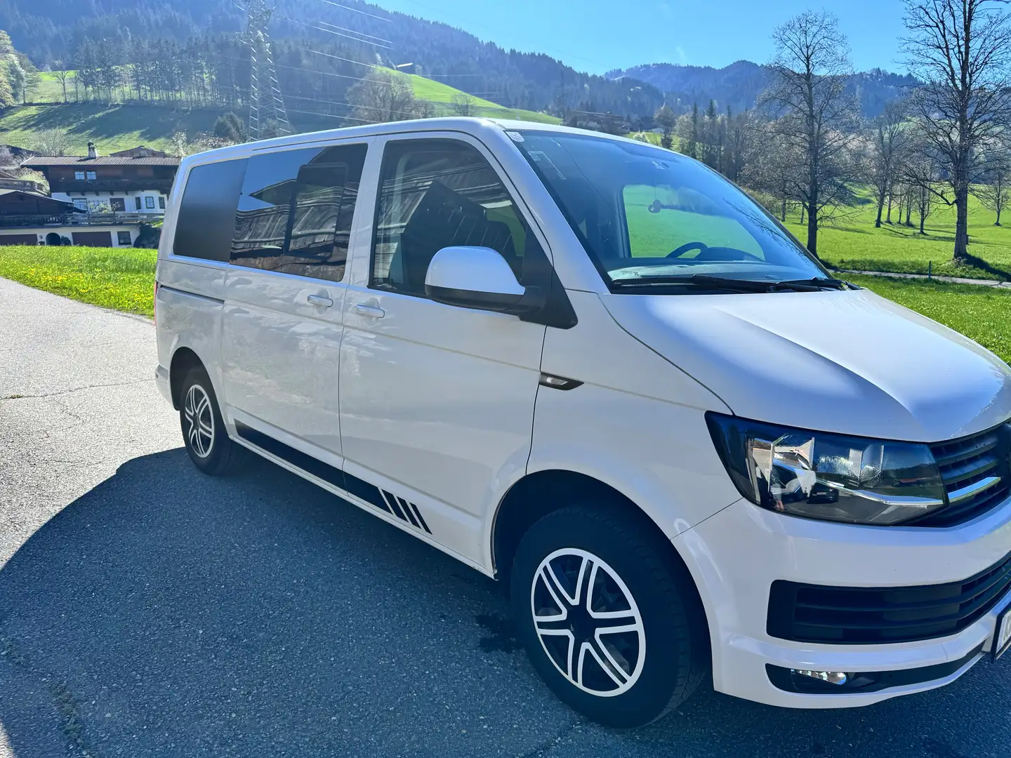 Volkswagen T6 California Camper Weiß - 2