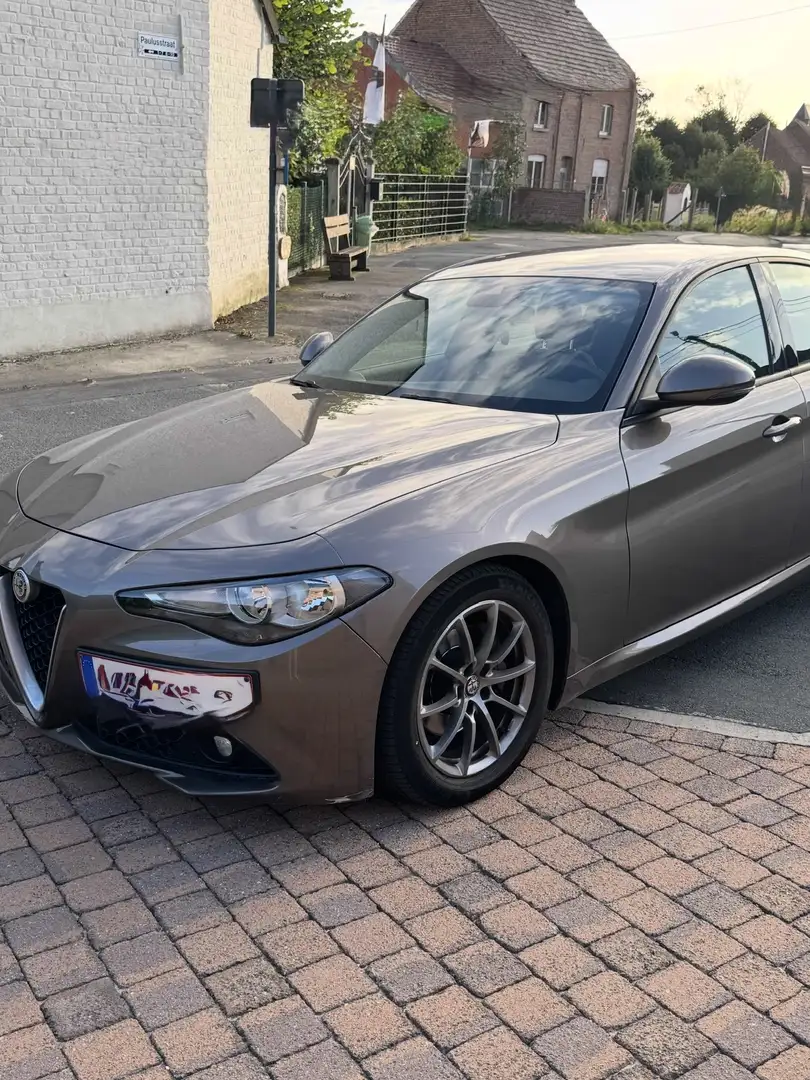 Alfa Romeo Giulia 2.2 Diesel AT8 Super - 2