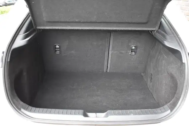 Mazda CX-30 view 6