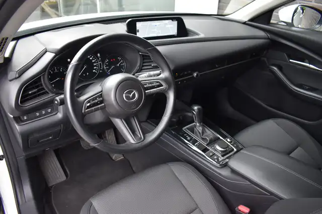 Mazda CX-30 view 4