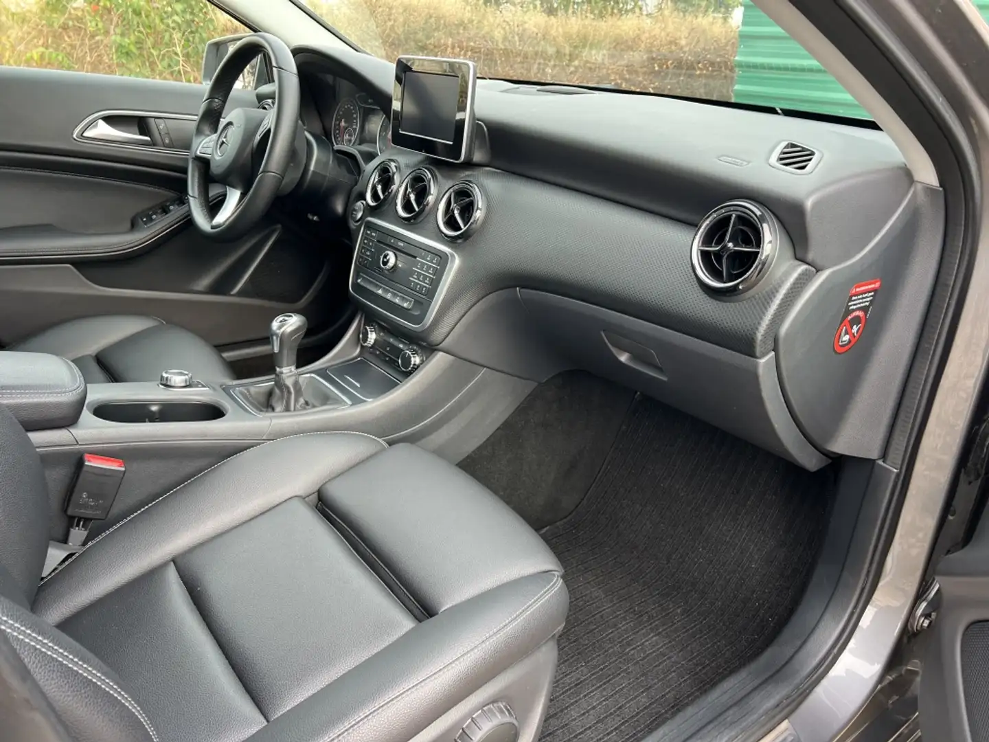 Mercedes-Benz A 180 180d Grau - 2
