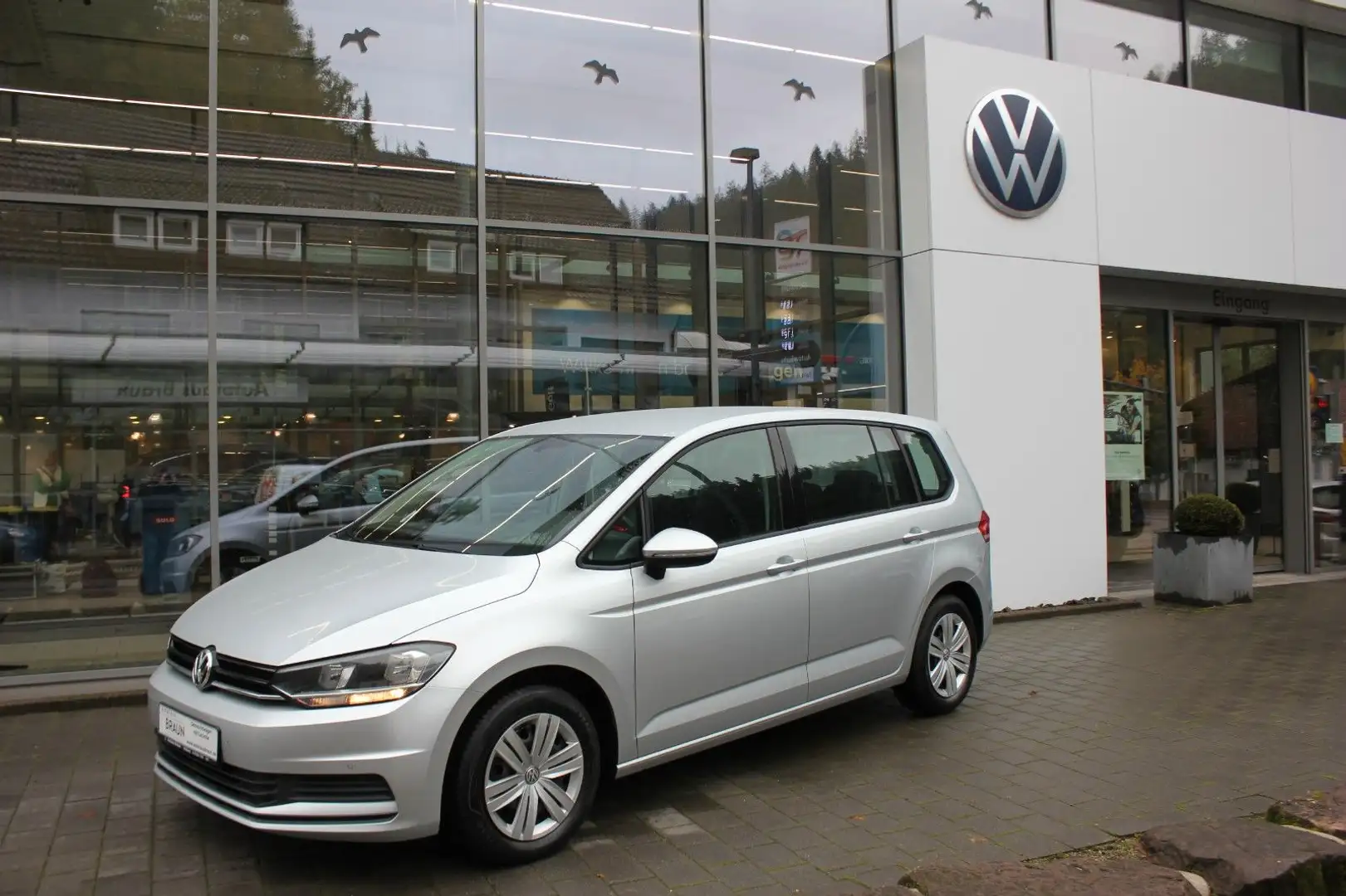 Volkswagen Touran Trendline 1.2 TSI 7 Sitzer,AHk, Navi Silber - 1