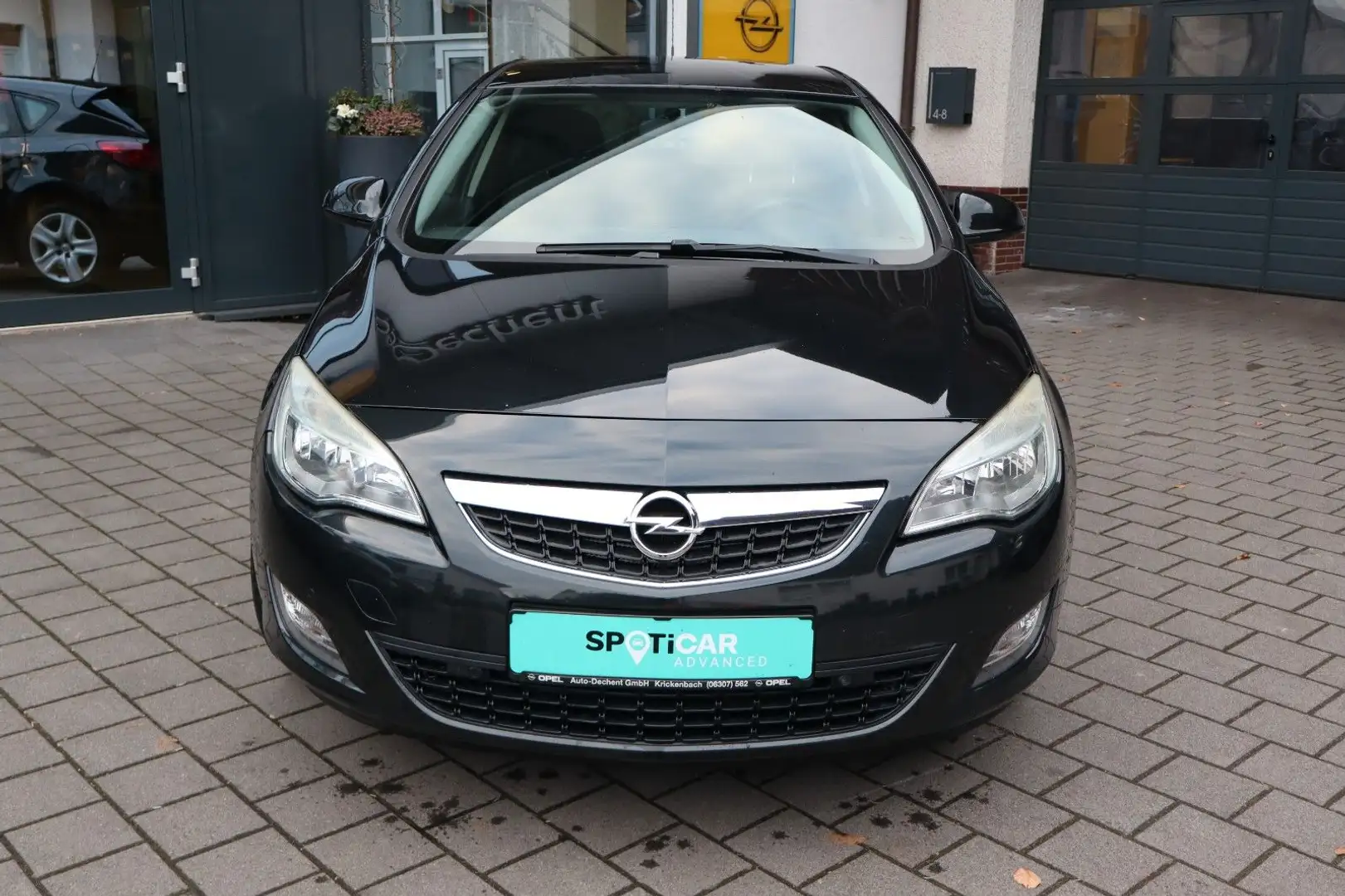 Opel Astra J Lim. 5-trg. Design Edition Zwart - 2