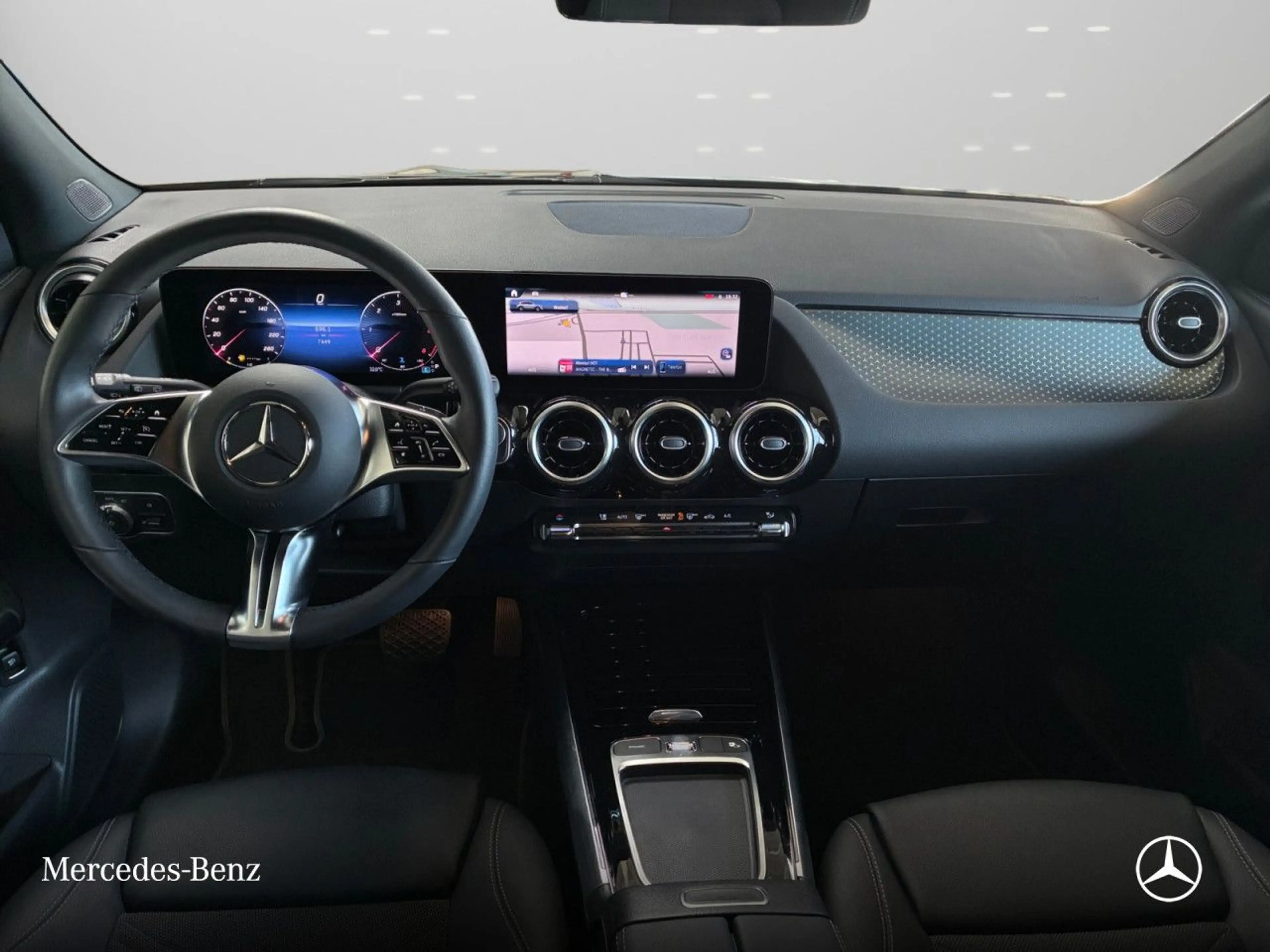 Mercedes-Benz GLA 200 d PROGRESSIVE+360°+AHK+LED+TOTW+8G — photo 13
