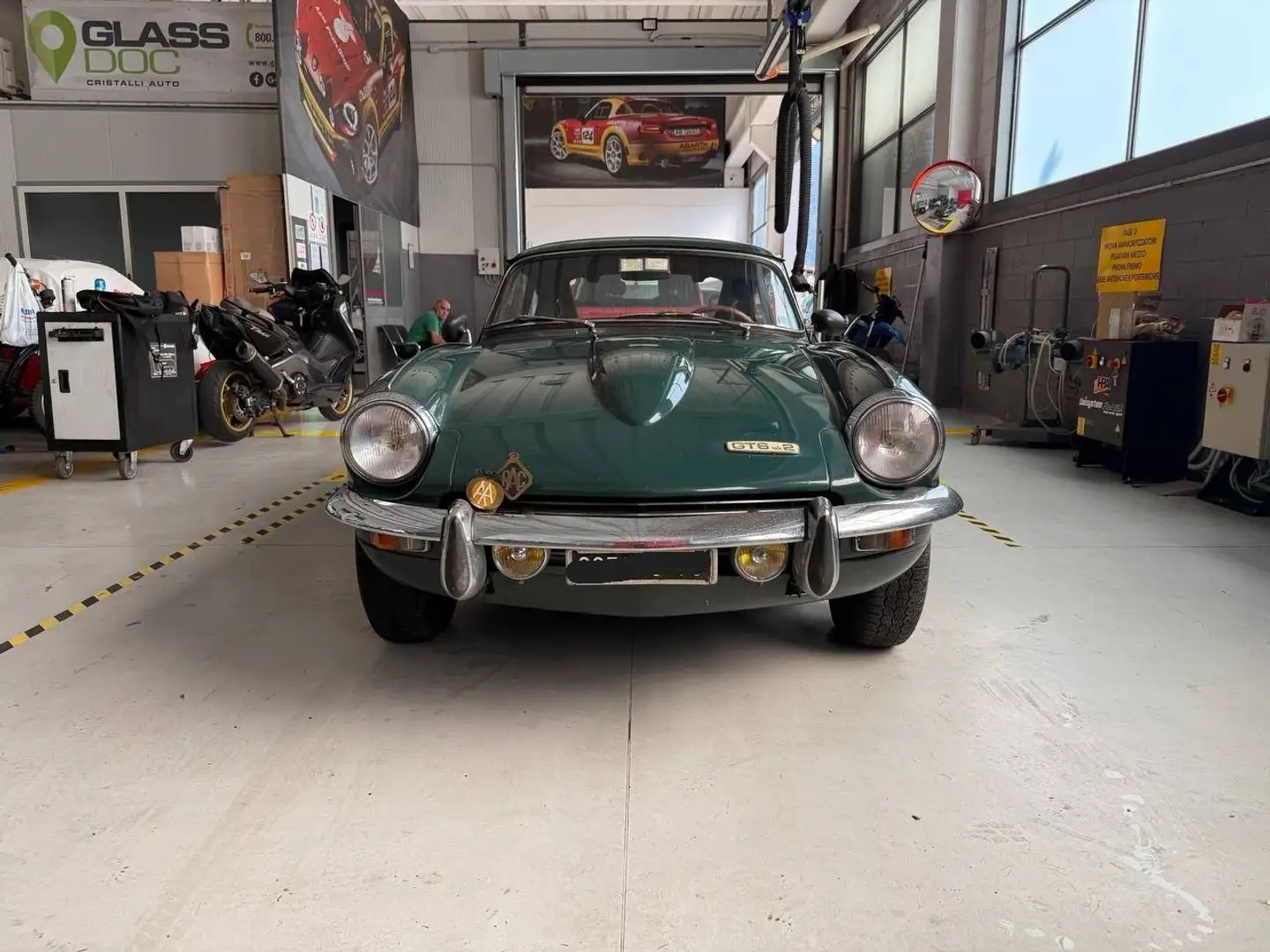 Triumph GT6 MK2 Зелений - 2