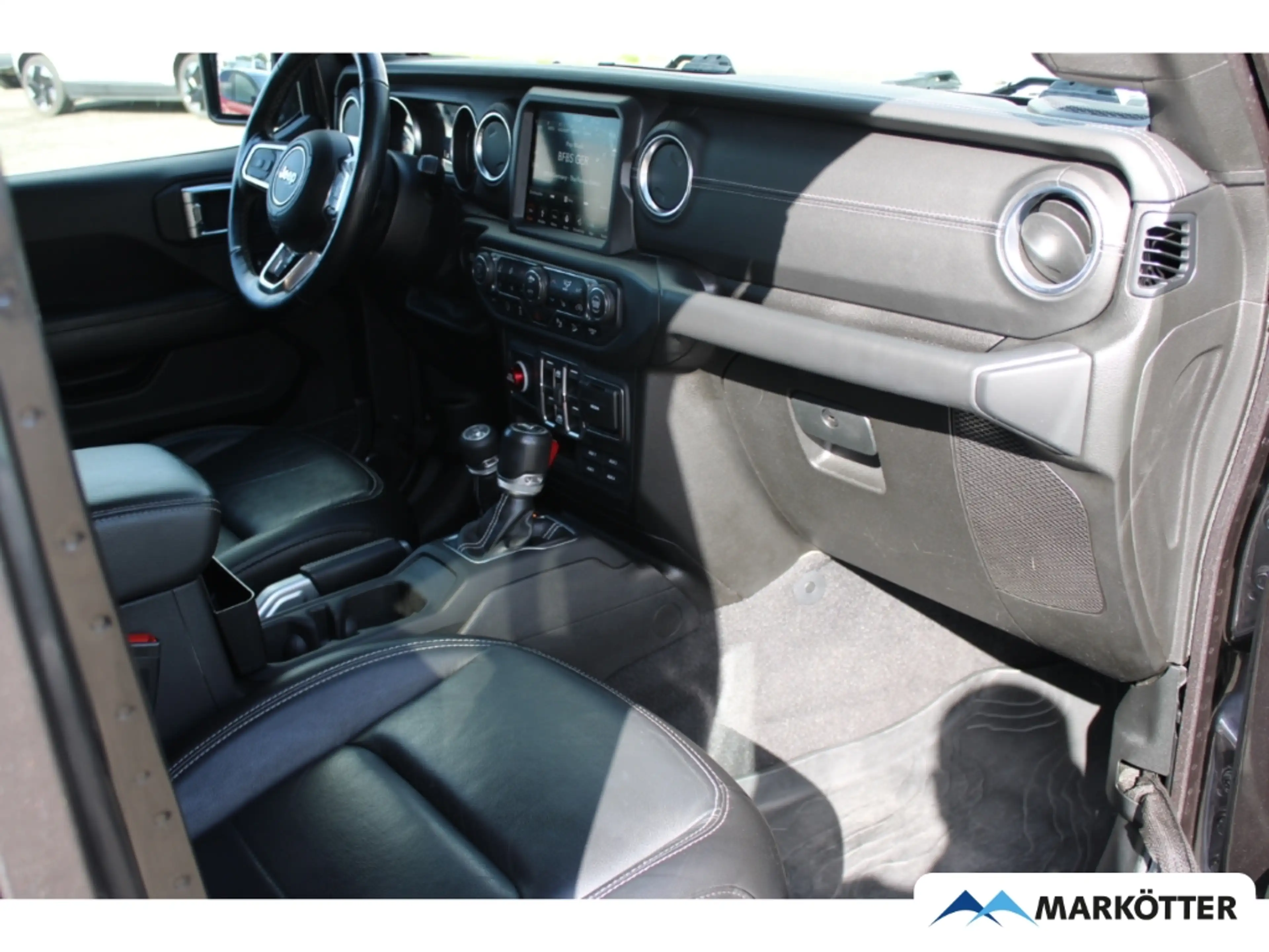 Jeep Wrangler Unlimited Sahara 2.2 AHK/BLIS/SHZ/CAM — photo 9