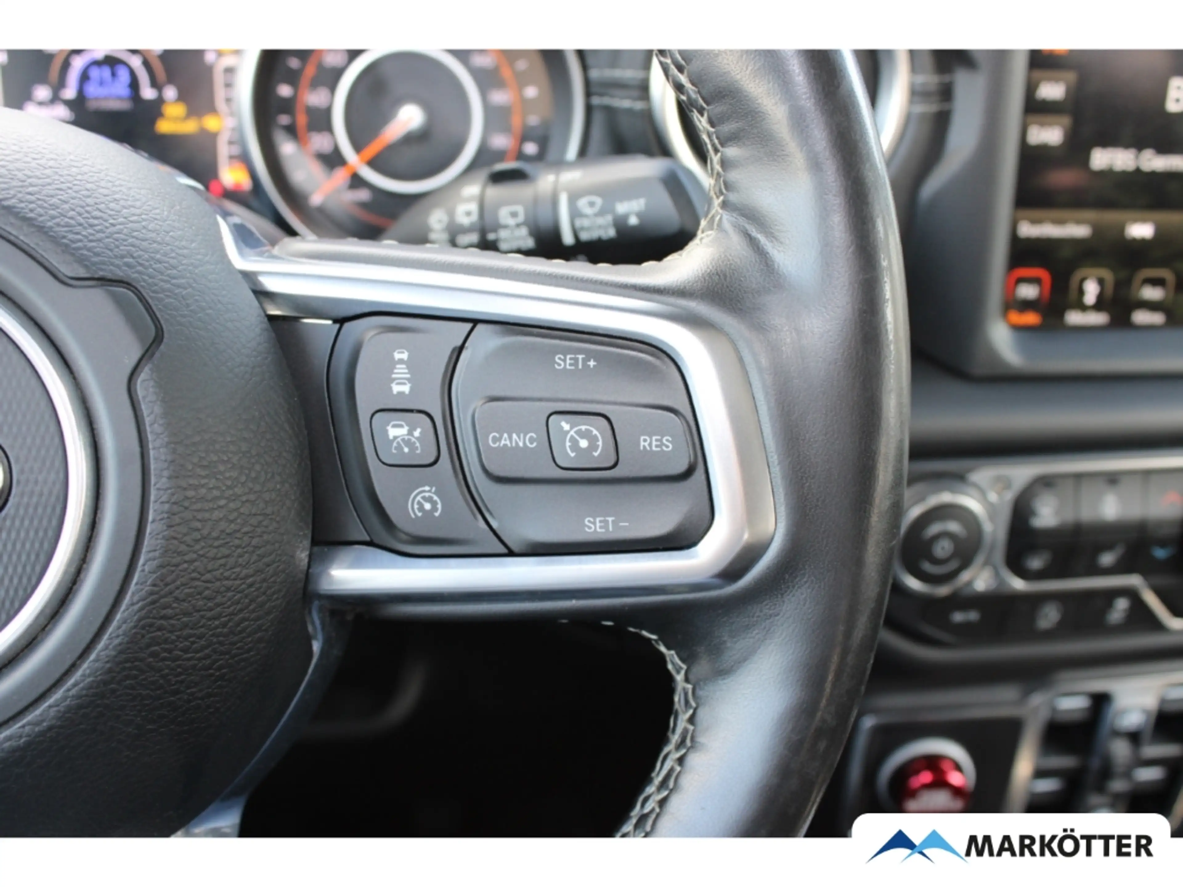Jeep Wrangler Unlimited Sahara 2.2 AHK/BLIS/SHZ/CAM — photo 14