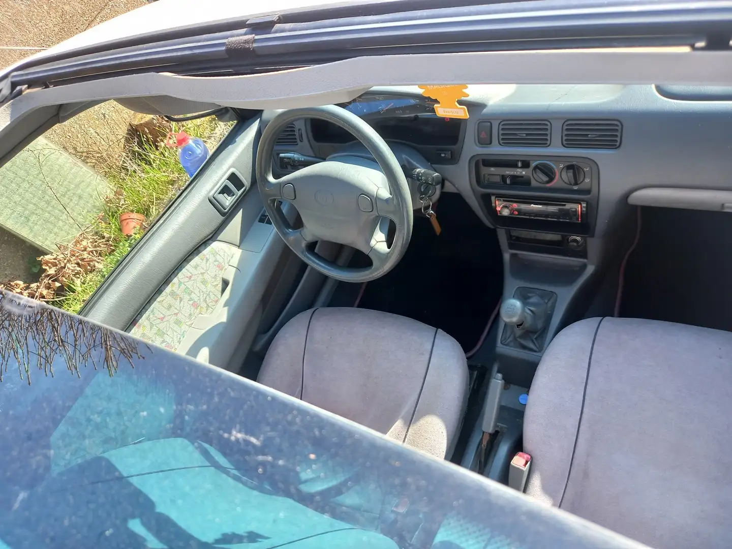 Toyota Starlet Alb - 1