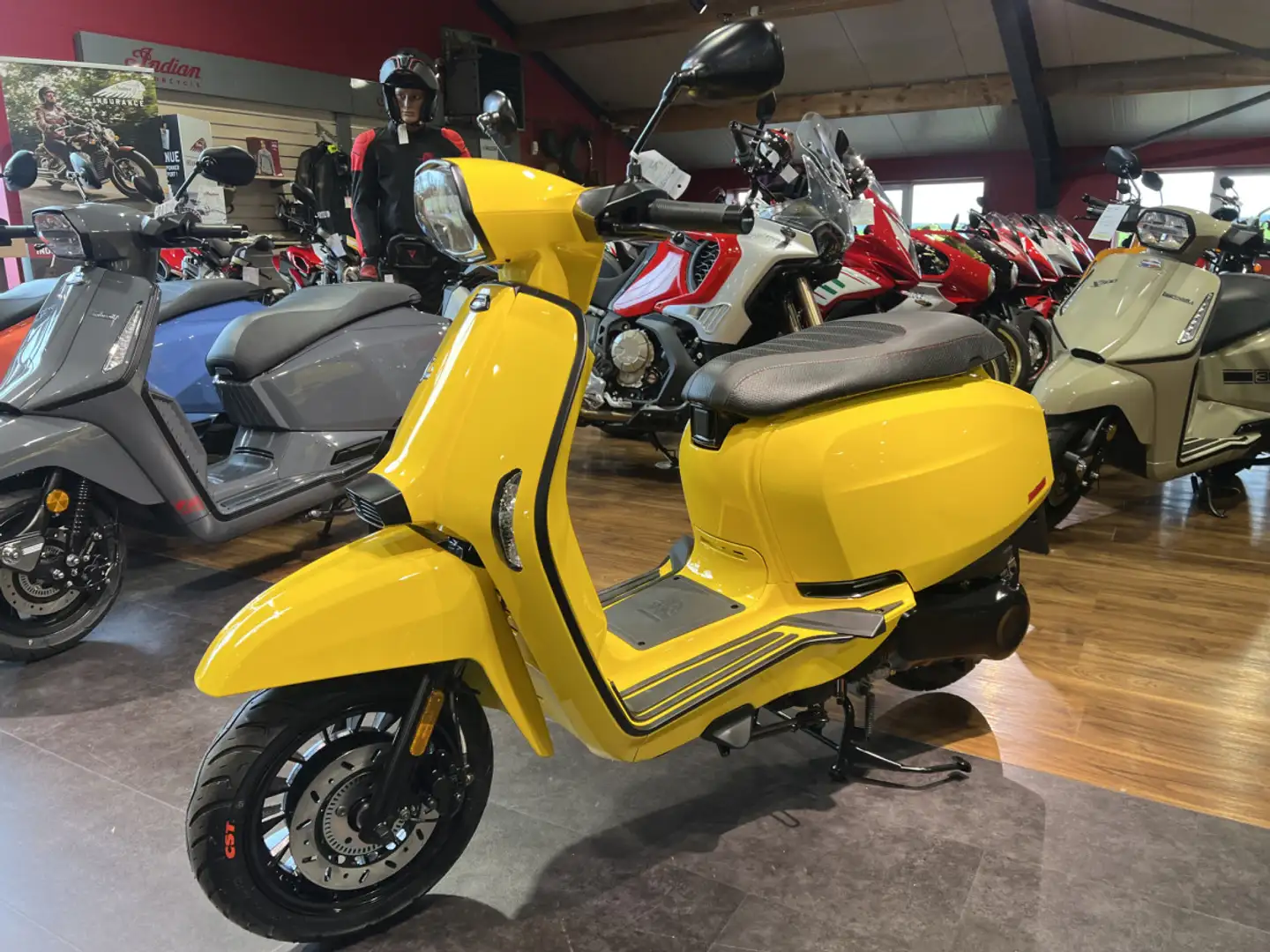 Lambretta V125 Special Galben - 2