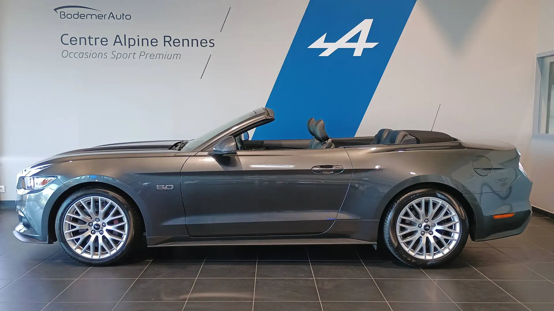 Ford Mustang Mustang Convertible V8 5.0 421 Grijs - 2