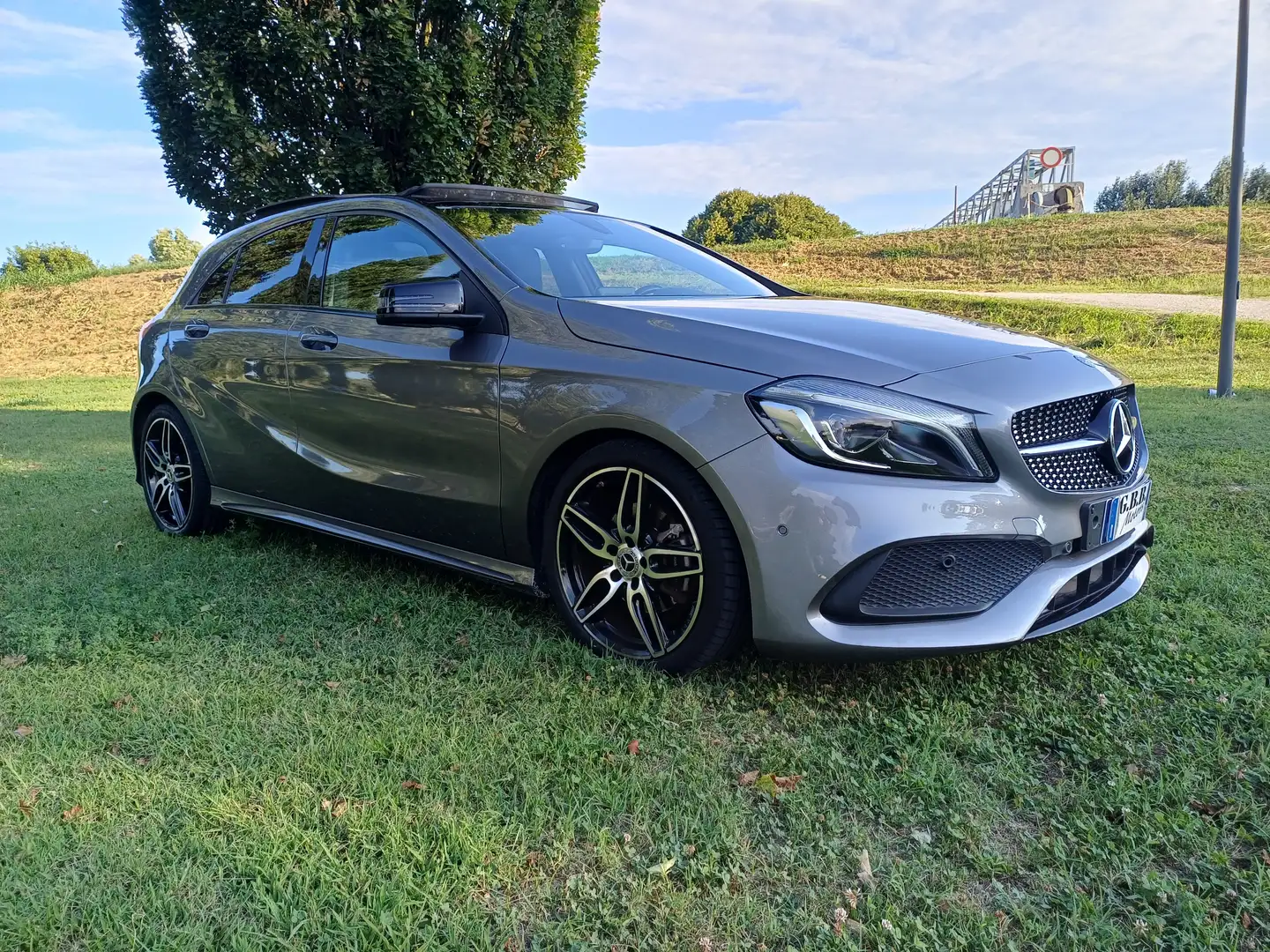 Mercedes-Benz A 180 A 180 Sport pack AMG auto Gris - 2