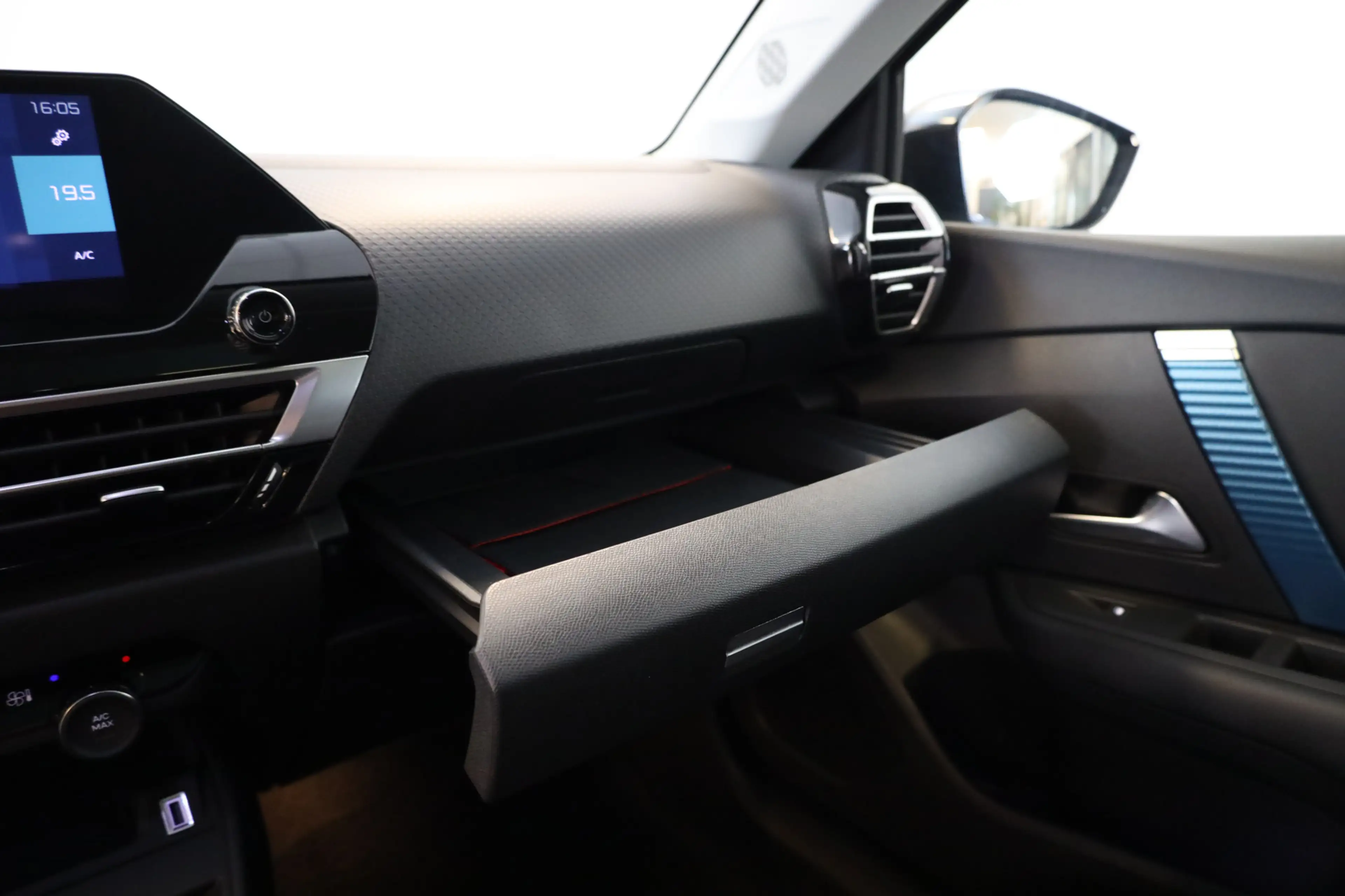 Citroen E-C4 Electric Shine 50 kWh Panoramadak | Adapt. Cruise | Leer | — photo 22