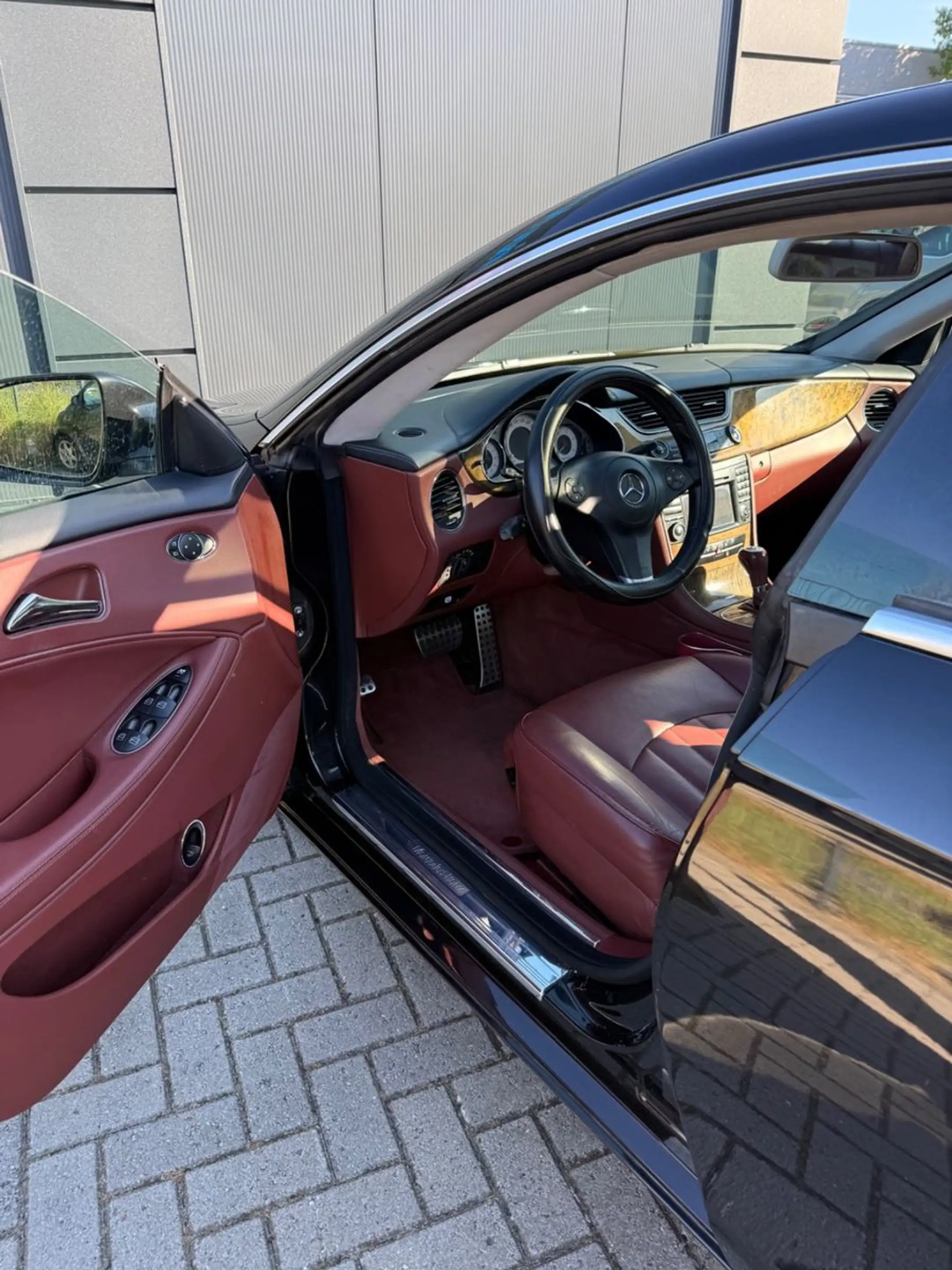 Mercedes-Benz CLS 320 *Panorama*Automatik*TüvNeu — photo 10