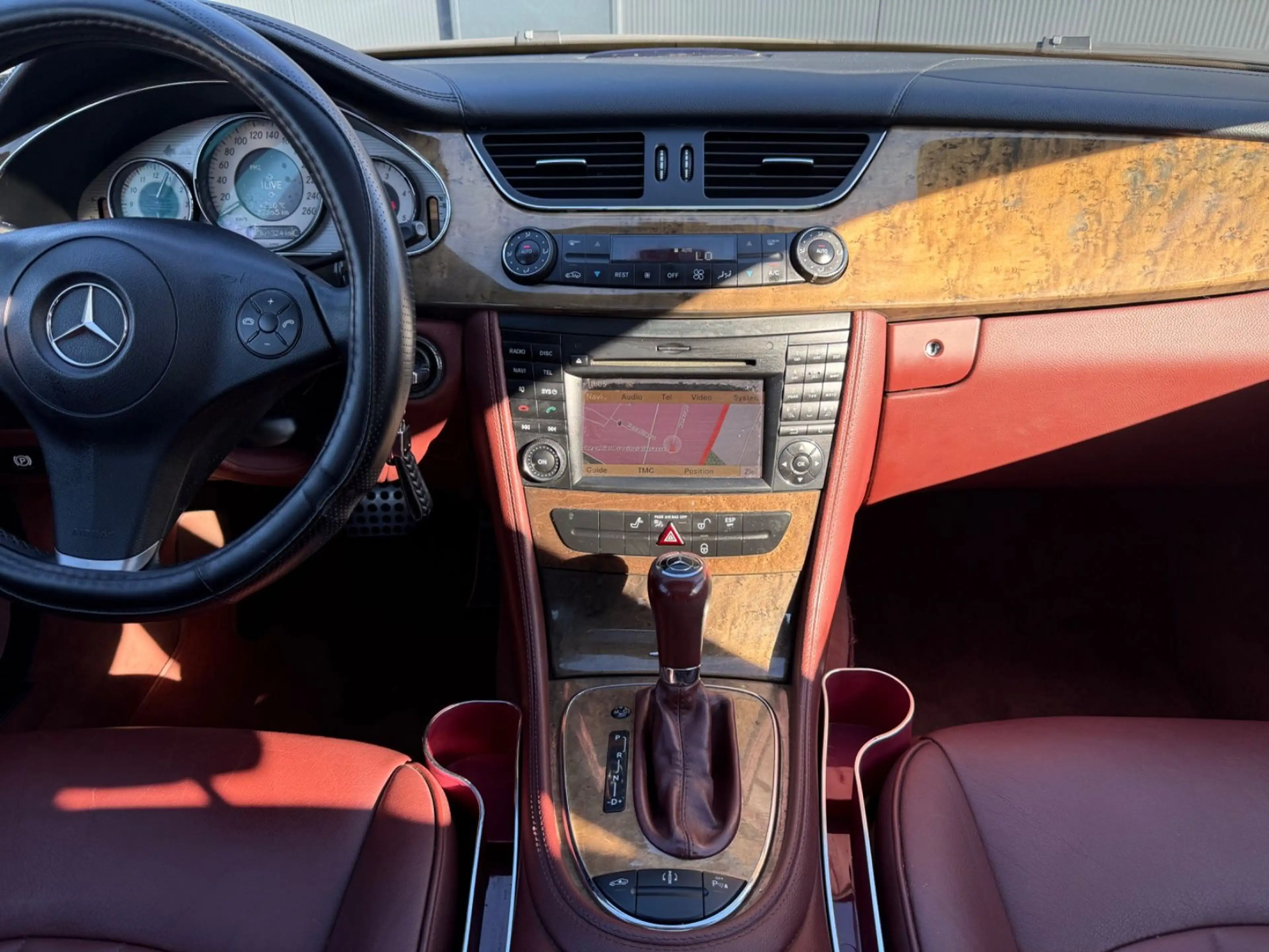 Mercedes-Benz CLS 320 *Panorama*Automatik*TüvNeu — photo 13