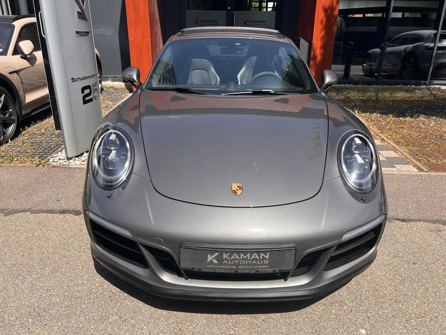 Porsche 911 Carrera 4 GTS #SCHIEBEDACH! BOSE! 18WEGE! Grau - 2