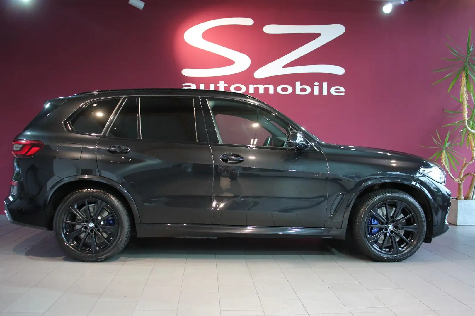 BMW X5 xDrive 45 e M Sport ACC Laser Kamera Pano crna - 1