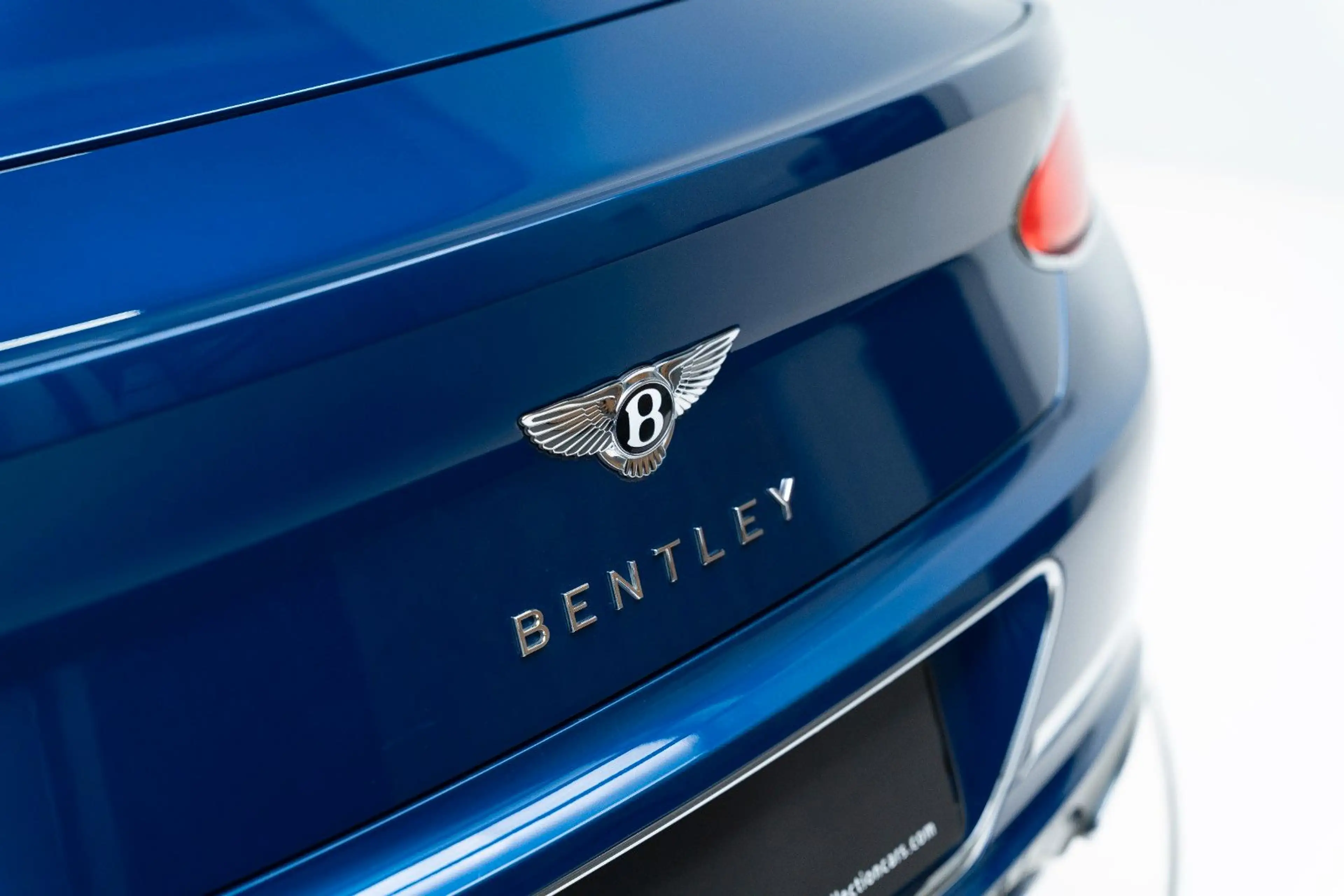 Bentley Continental GT 6.0 W12 — photo 11