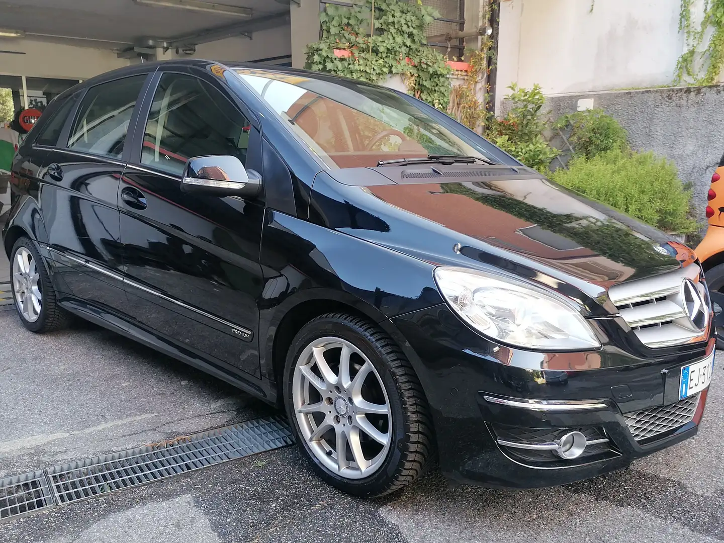 Mercedes-Benz B 180 auto- T245 Premium euro 5 IVA ESPOSTA Nero - 1